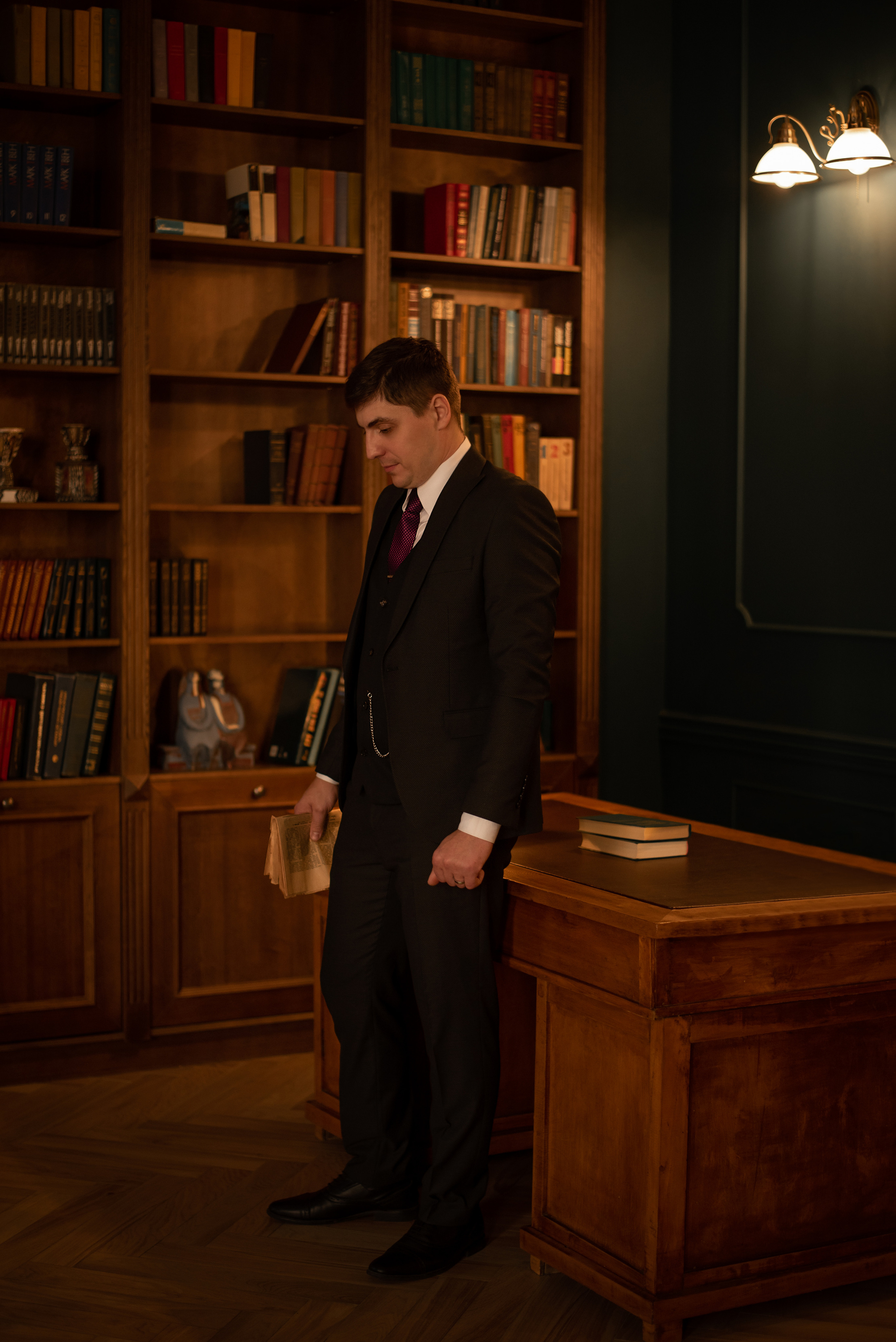 Андрей — съёмка по мотивам известной криминальной саги «Острые козырьки». Фотограф  Потапова Анна