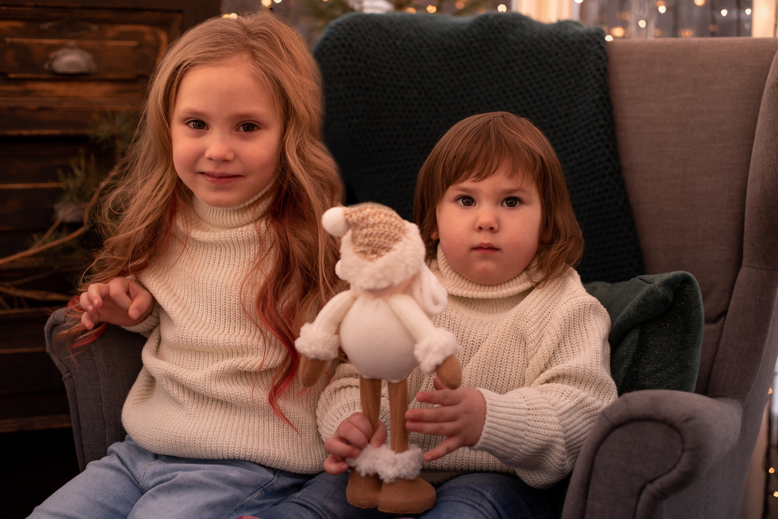 Алина с дочками. Фотограф  Потапова Анна