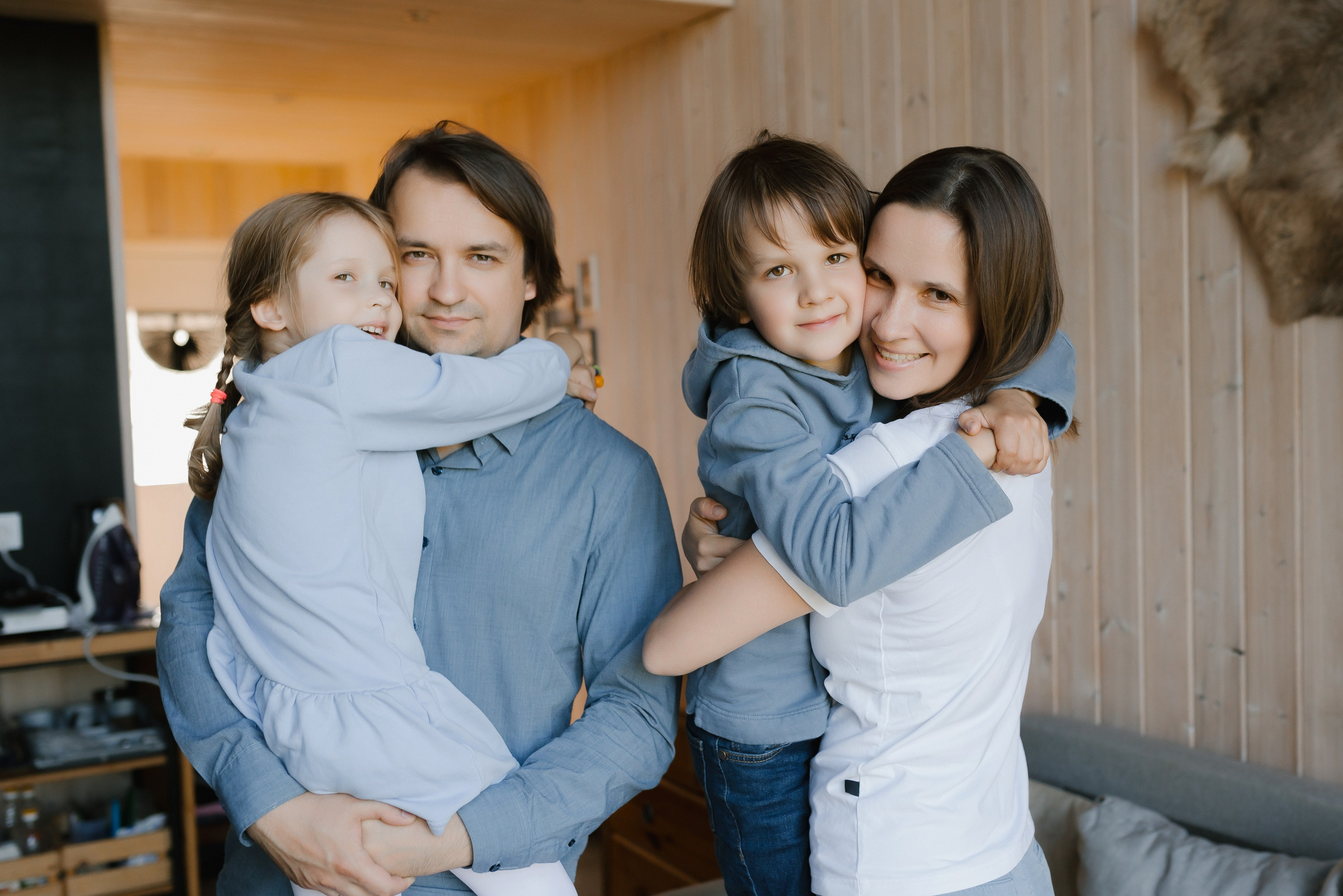 Семейная фотосессия в домике. Фотограф и видеограф в Мурманске, Москве Екатерина Нечаева