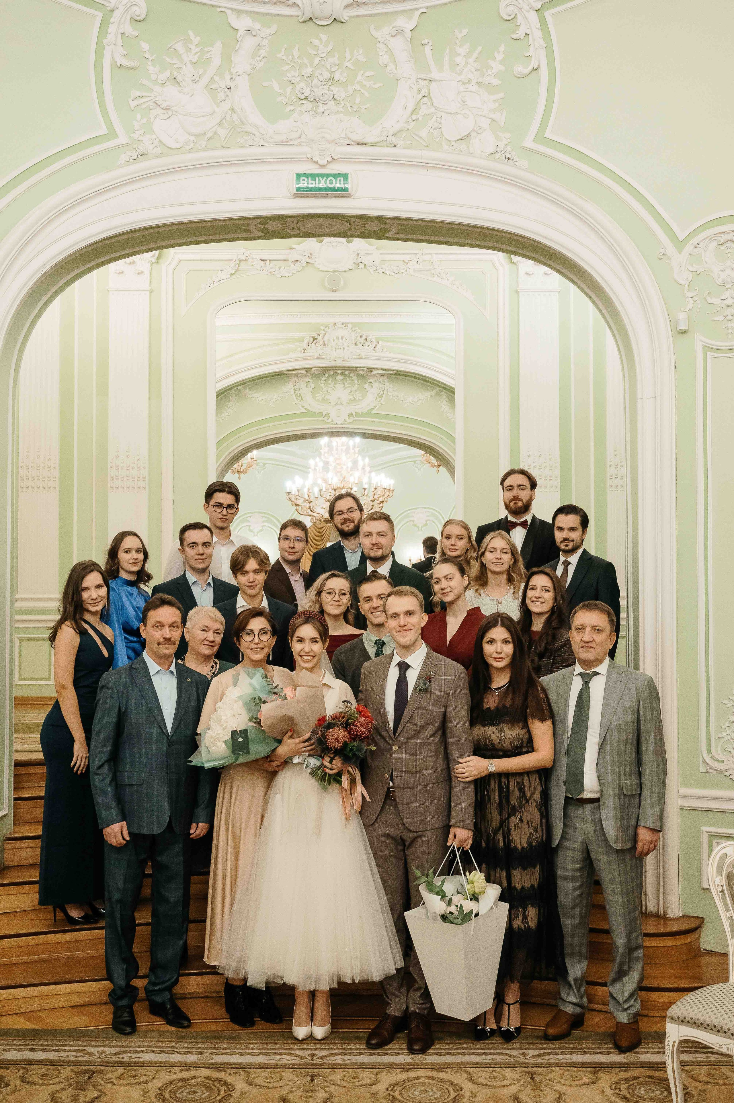 Утро невесты в гостинице. Свадебный и семейный фотограф в Котласе Никита Попов