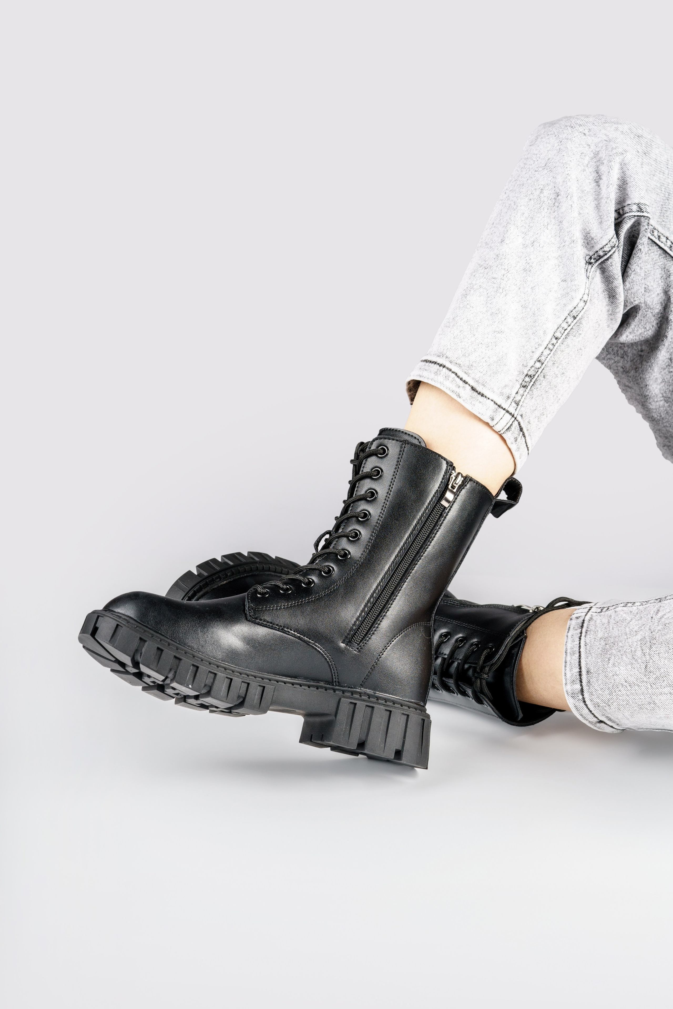 Носки и обувь. KED Production — продакшн из СПб. Создаём фото, видео и контент, который помогает брендам и селлерам продавать больше