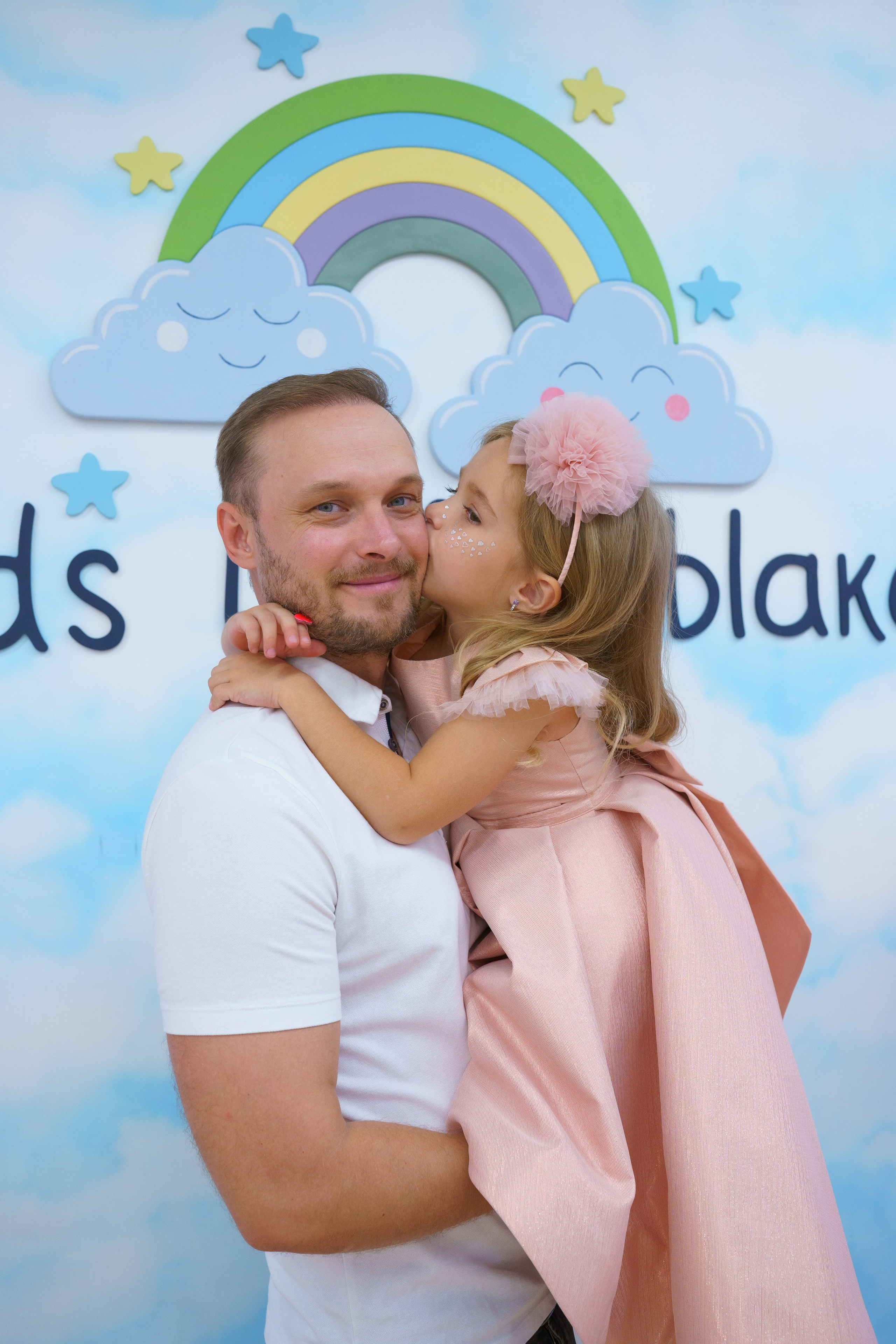 Репортажная съемка дня рождения в лофте. Фотограф Екатерина Канчалаба