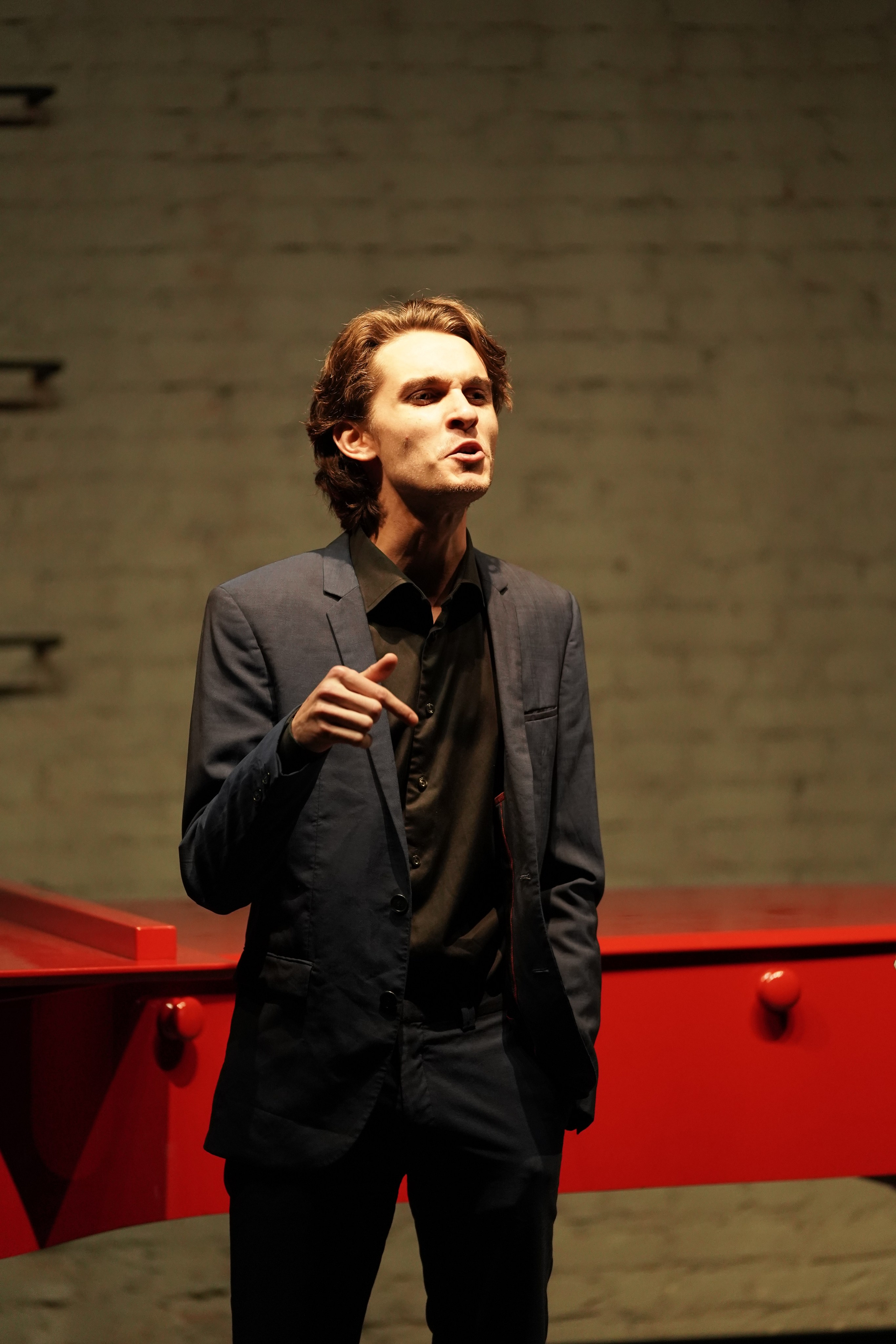 В сумраке Есенин-центра. 7/11/25. Фотограф Строгино Яна Гавриленко