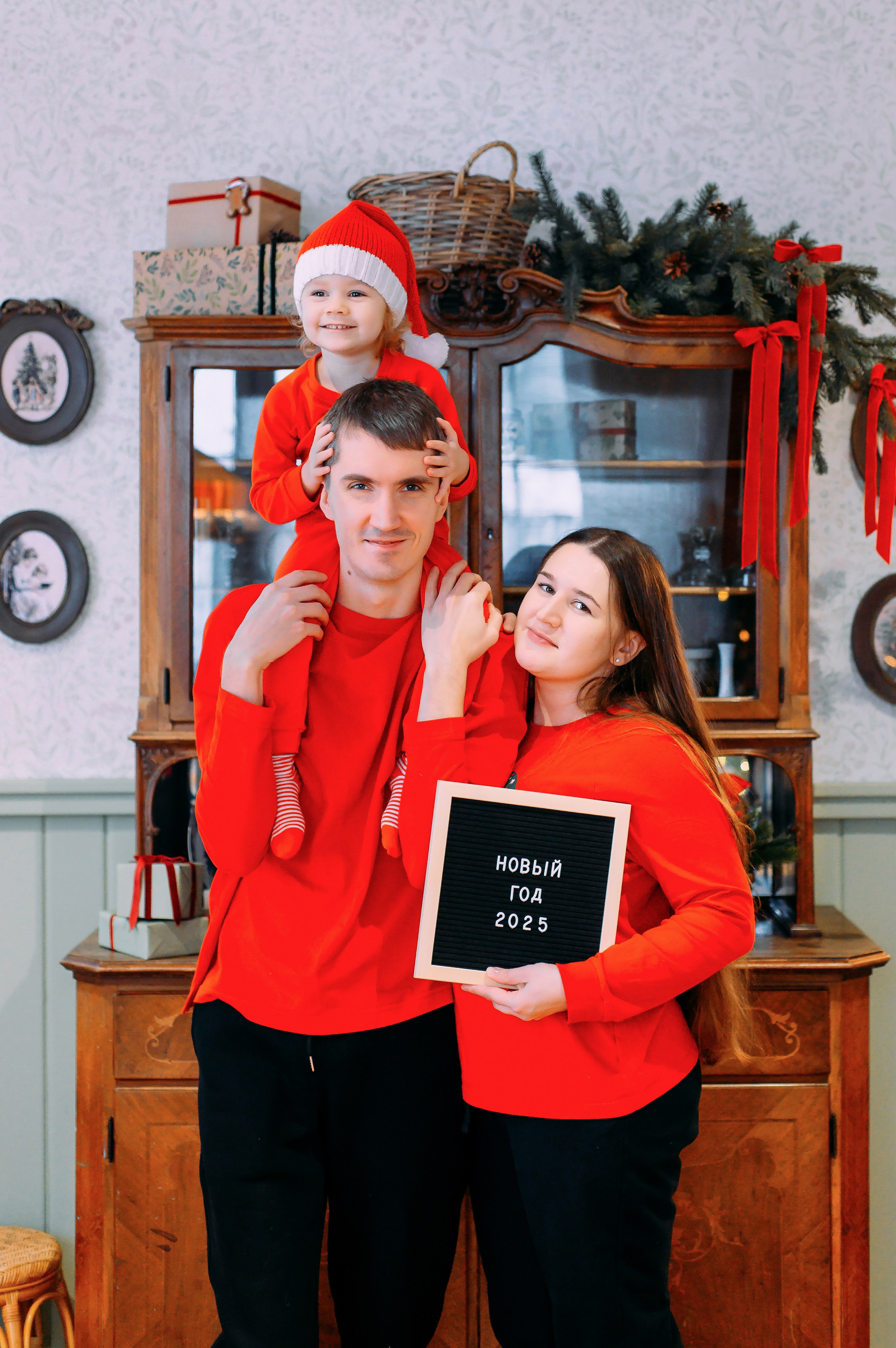 Алиса с мамой и папой 2024. Детский и семейный фотограф Эльмира Веселова