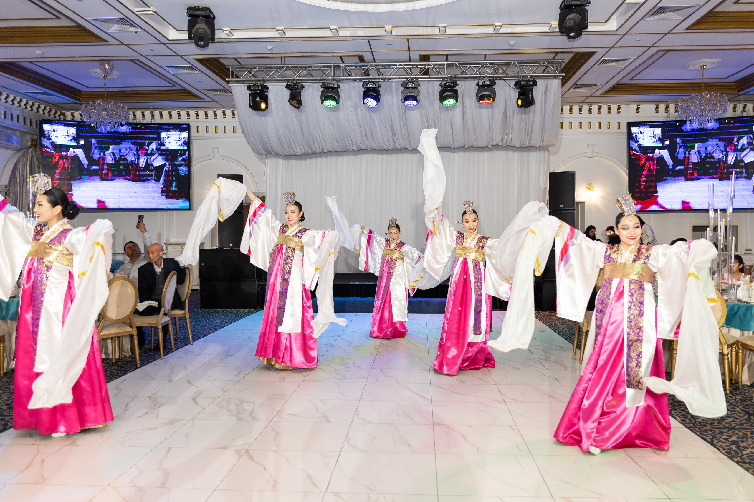 Корейские годики | Столик. Фото и видеосъемка в Алматы