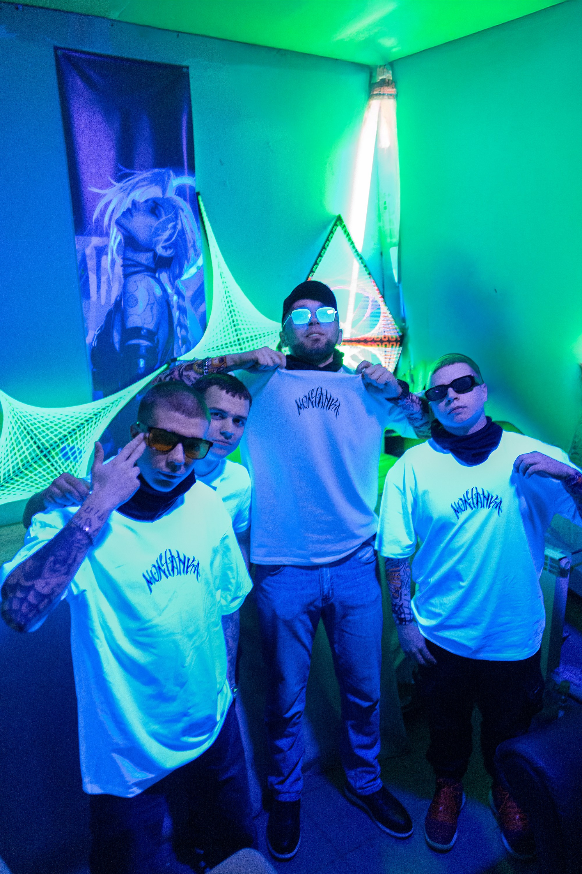 Реклама футболок «Молчанка». Фотограф Тюмень