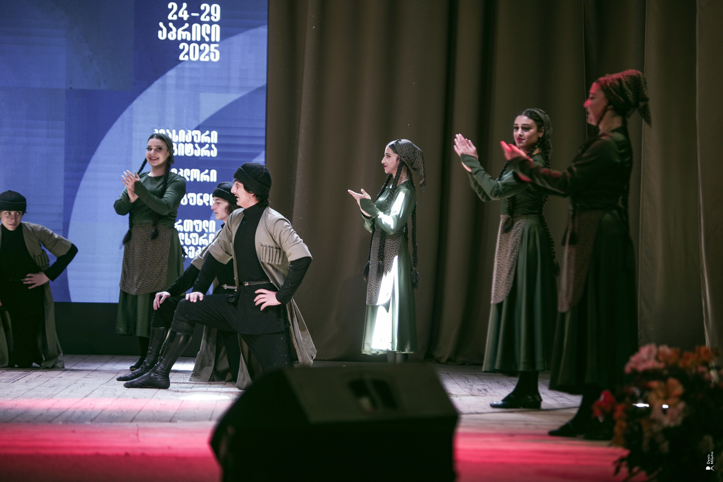 Танцы в Хоби. Портретный фотограф Денис Милютин