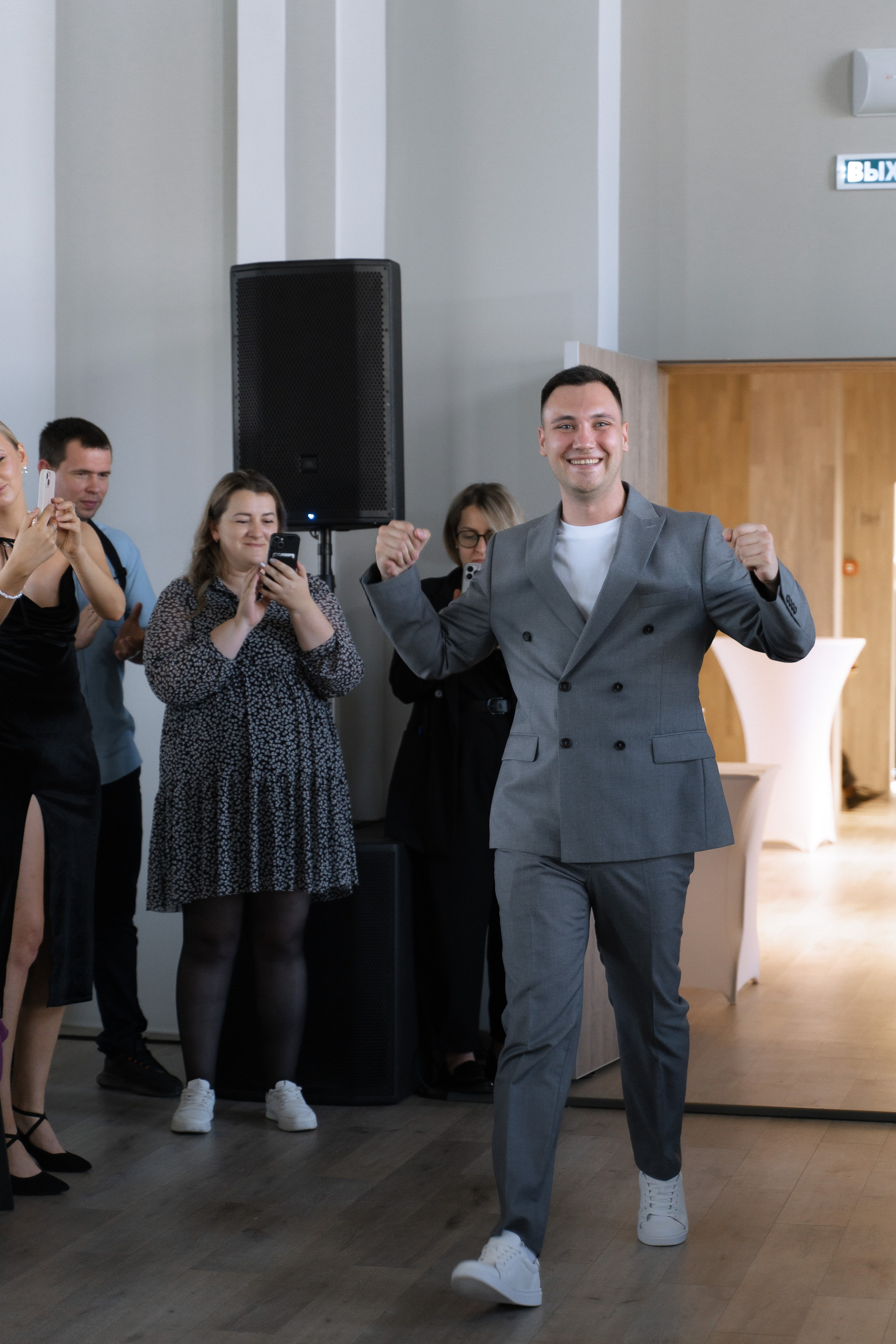 Денис и Виолетта. Свадебный фотограф Анастасия Хабарова в Новоуральске и Екатеринбурге