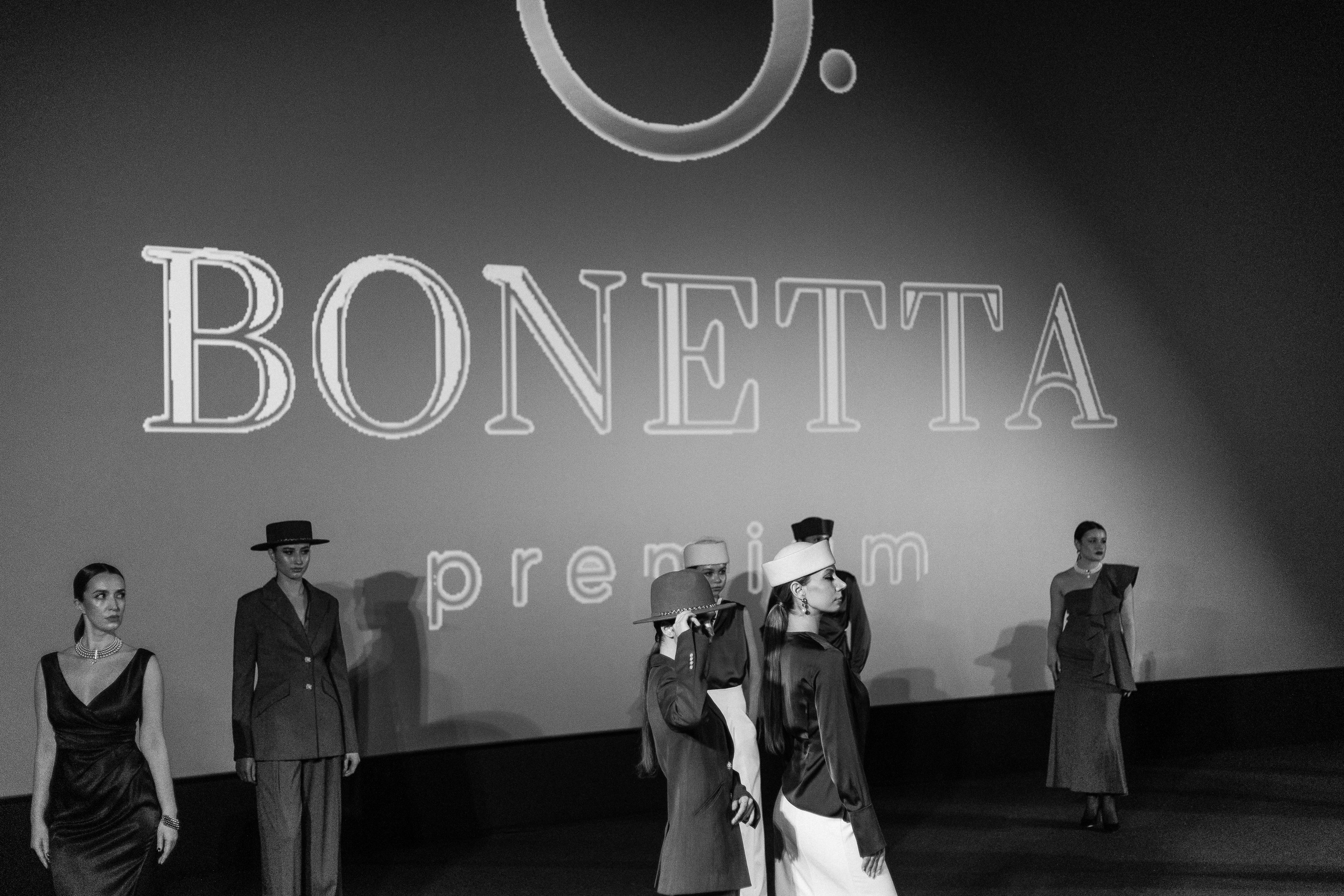 ФЭШН КОНФА. СВОИ. ФОТООТЧЕТЫ-СОБЫТИЯ-МЕСТА