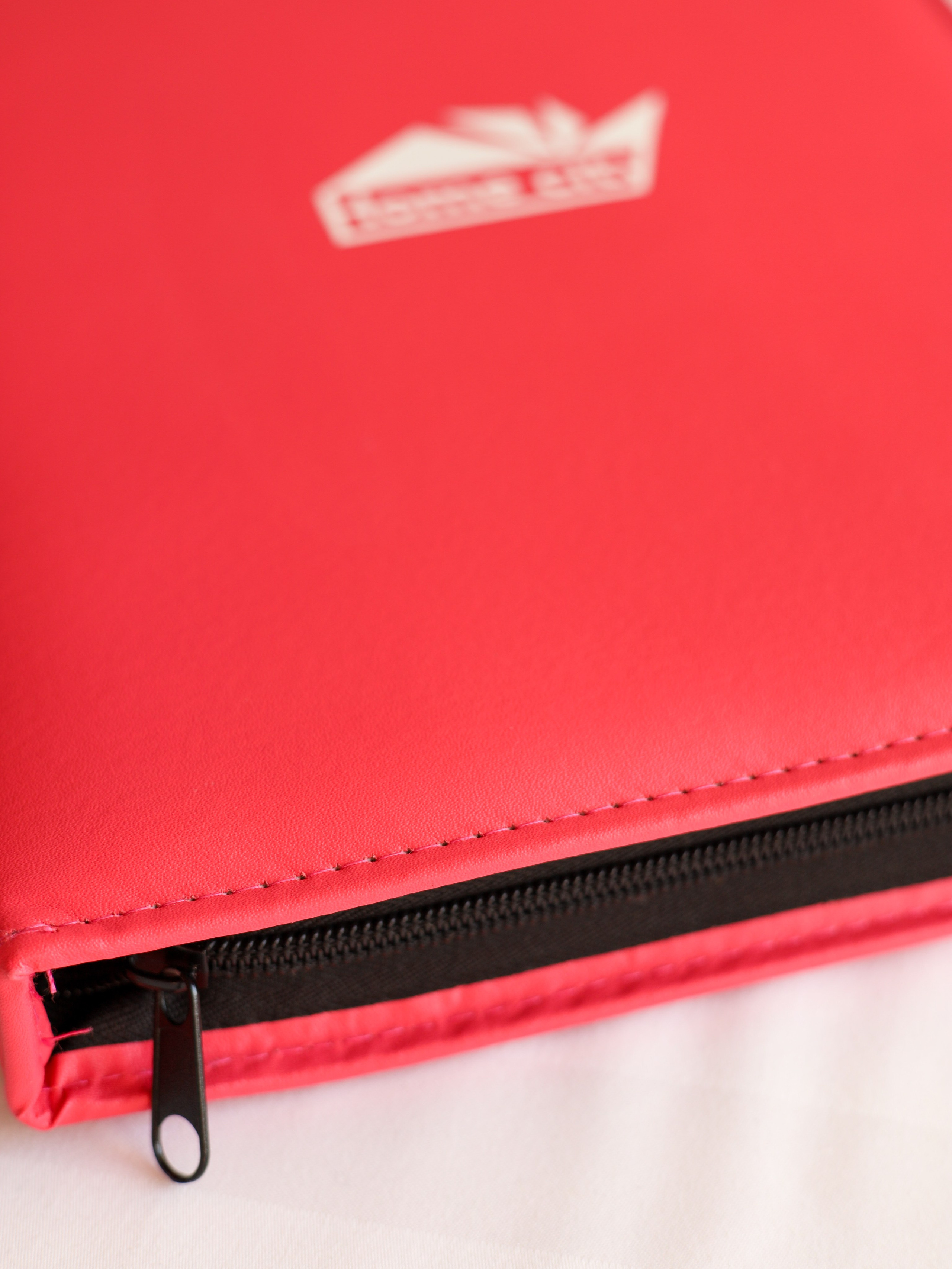 Швейный набор. Ваш семейный фотограф