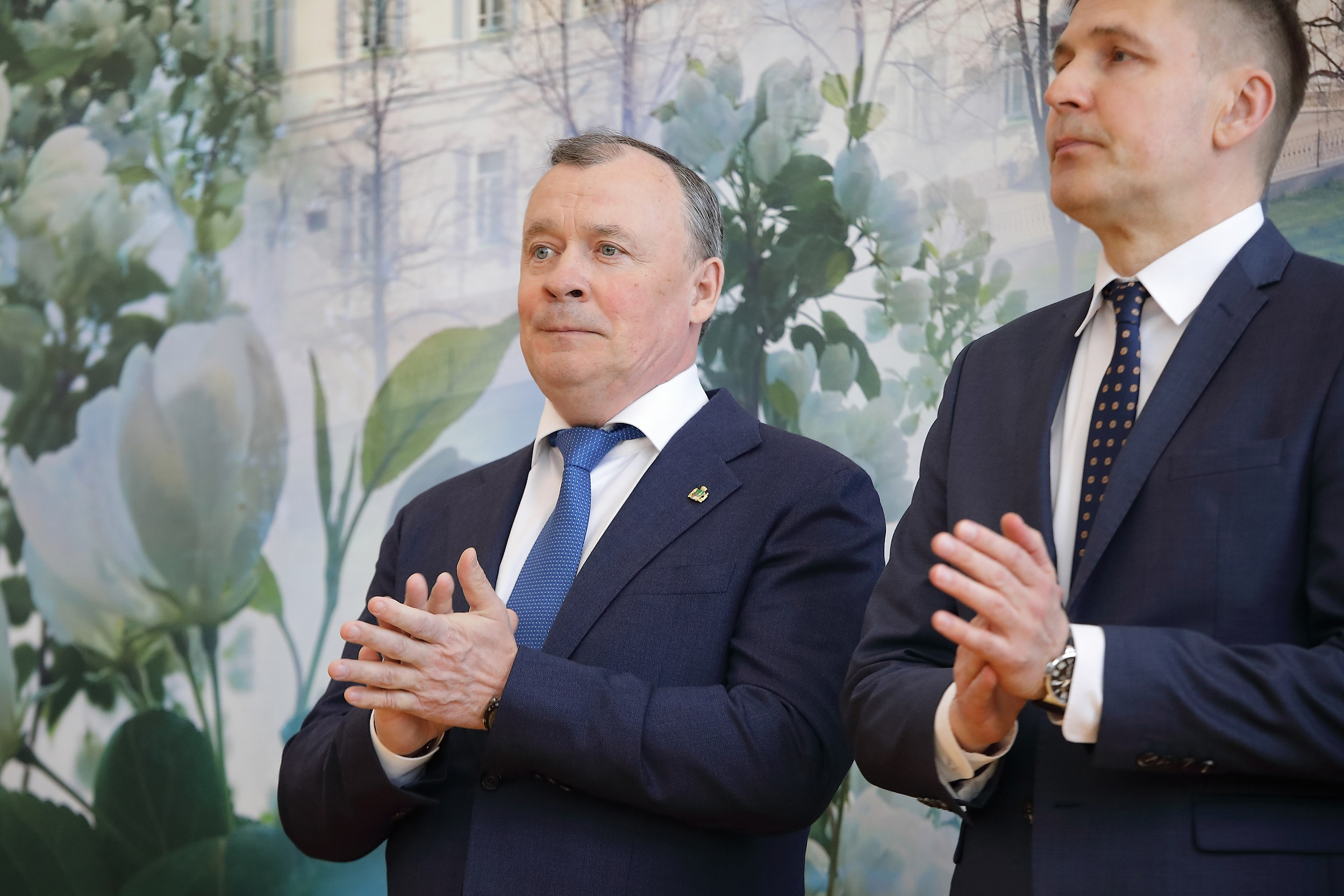 Последний звонок (линейка). Свадебный и семейный фотограф и видеограф в Екатеринбурге Полянские Тимур и Анастасия