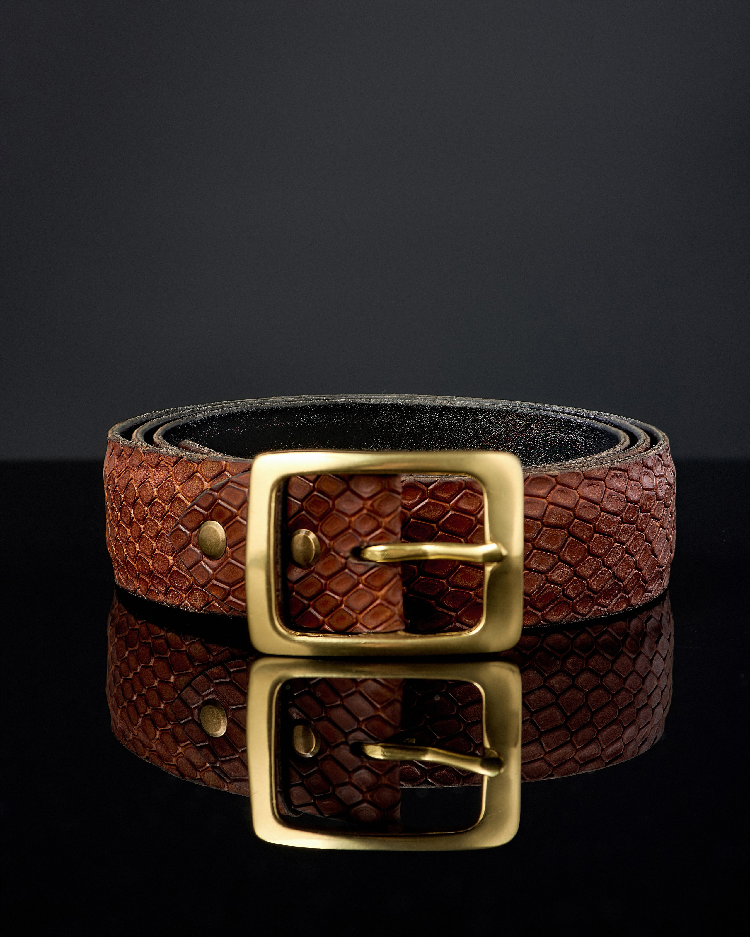 Изделия из кожи. Контент фотограф для бизнеса и маркет-плейсов