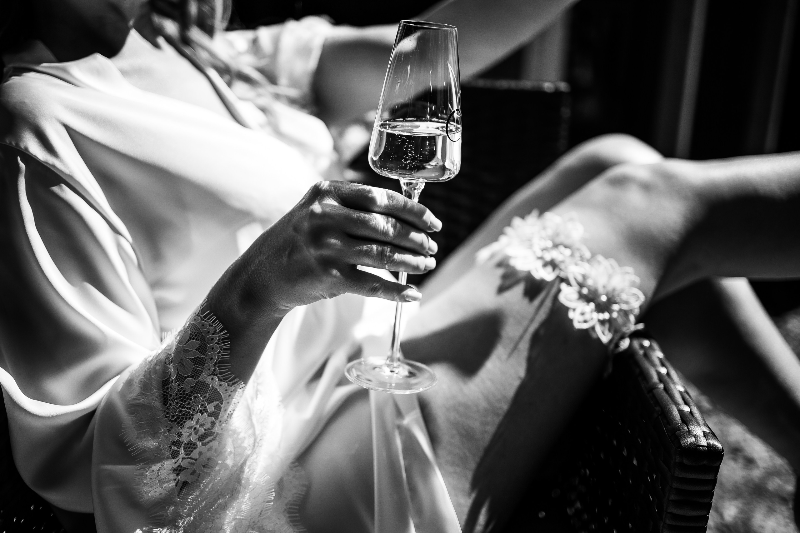 Свадебный фотограф, который видит красоту в деталях и превращает каждую секунду в шедевр.