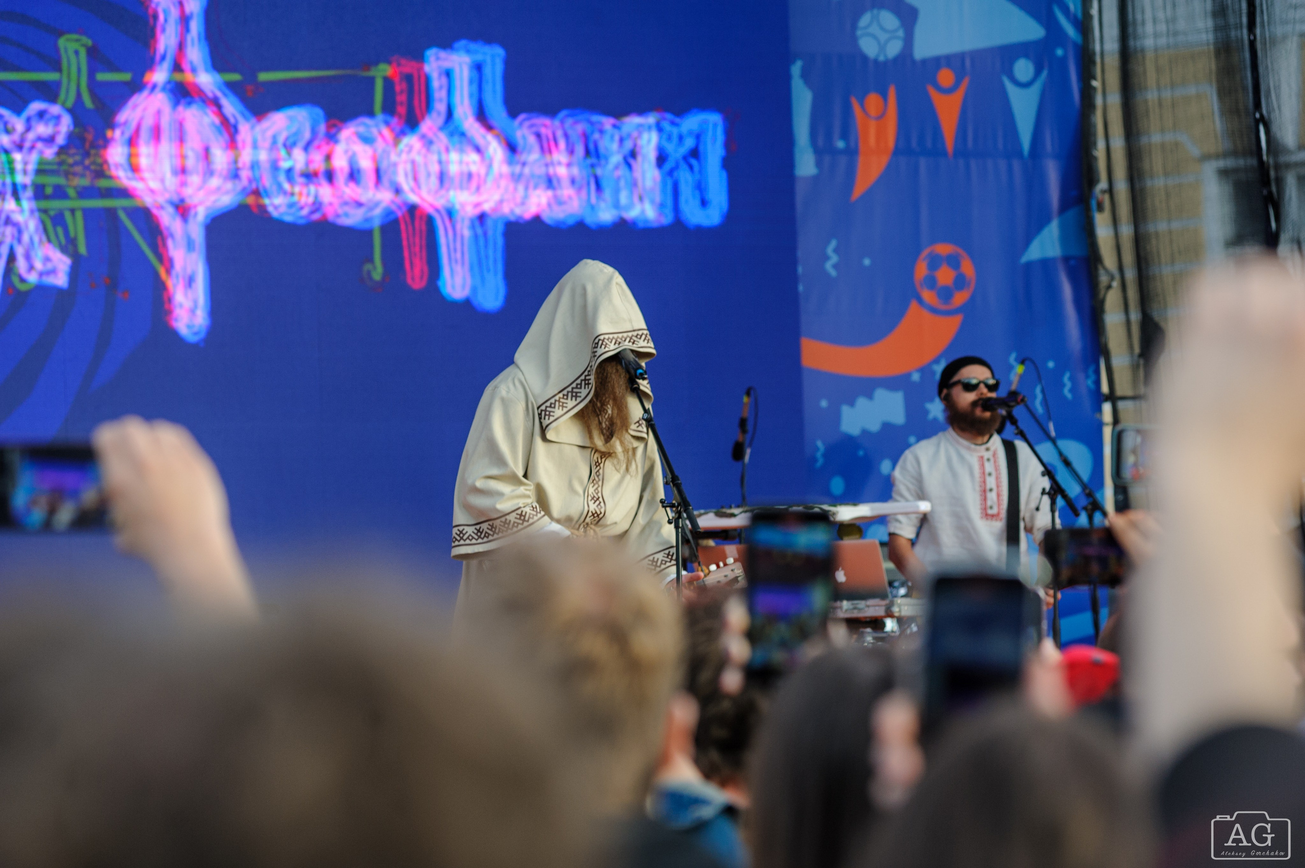 Нейромонах Феофан на открытой тренировке ФК «Зенит». Алексей Горчаков. Фотограф на ваш праздник