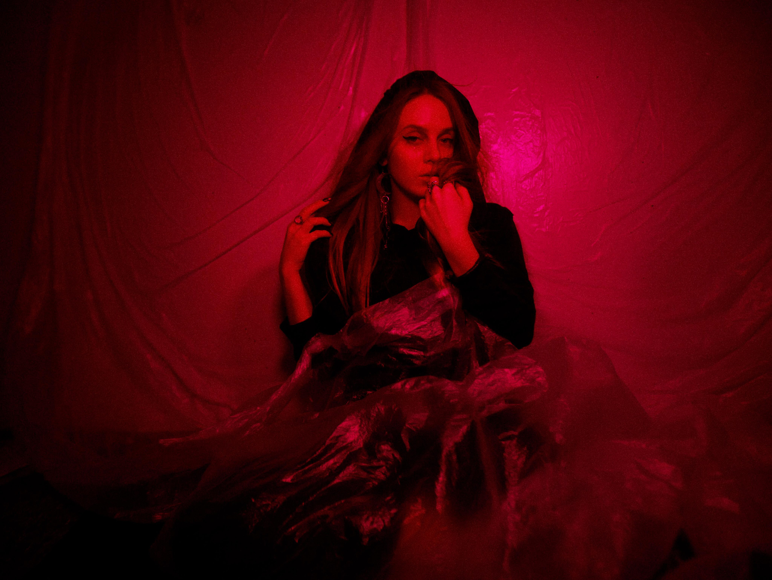 Red. Фотограф Мария Немм