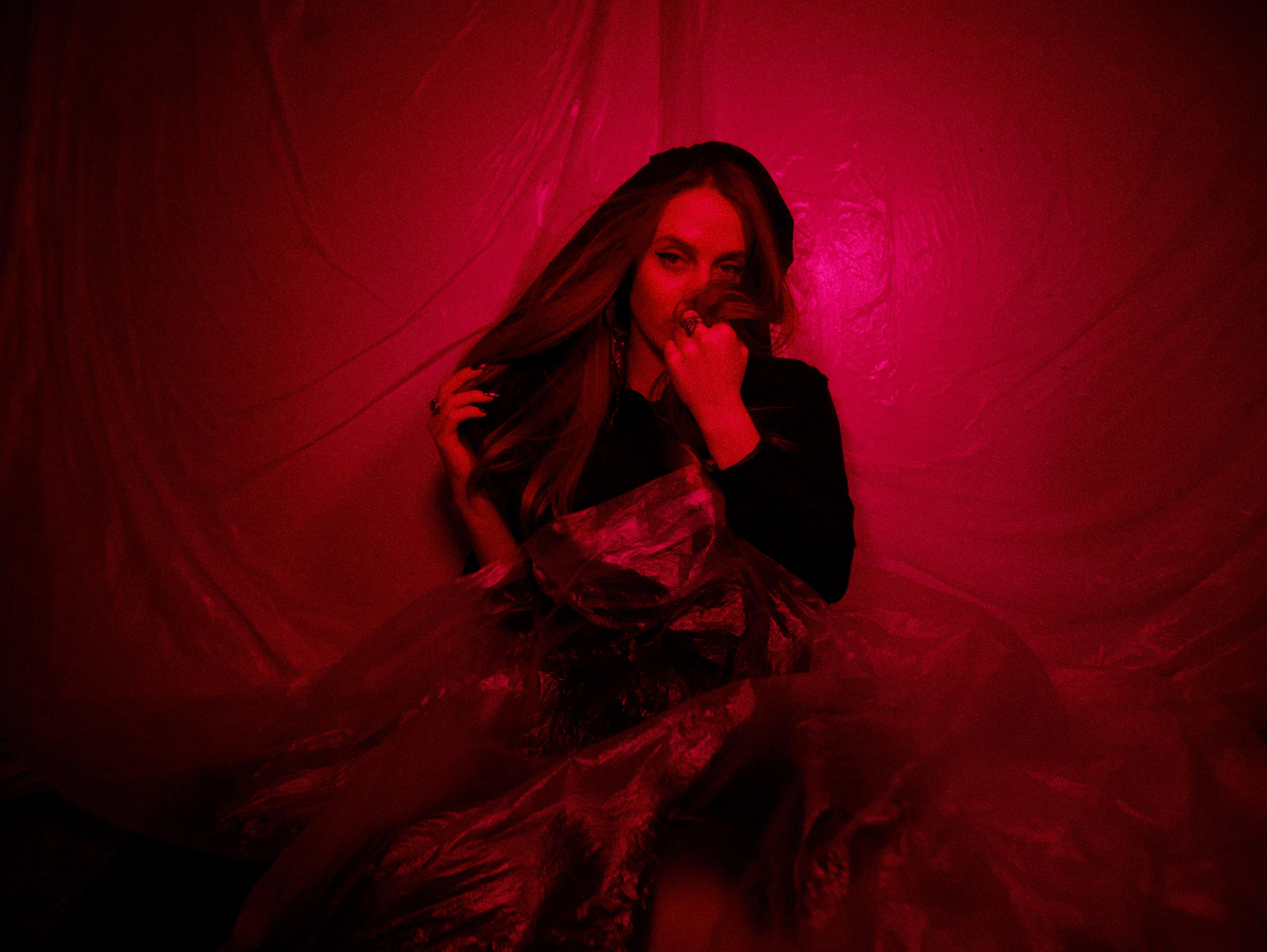 Red. Фотограф Мария Немм