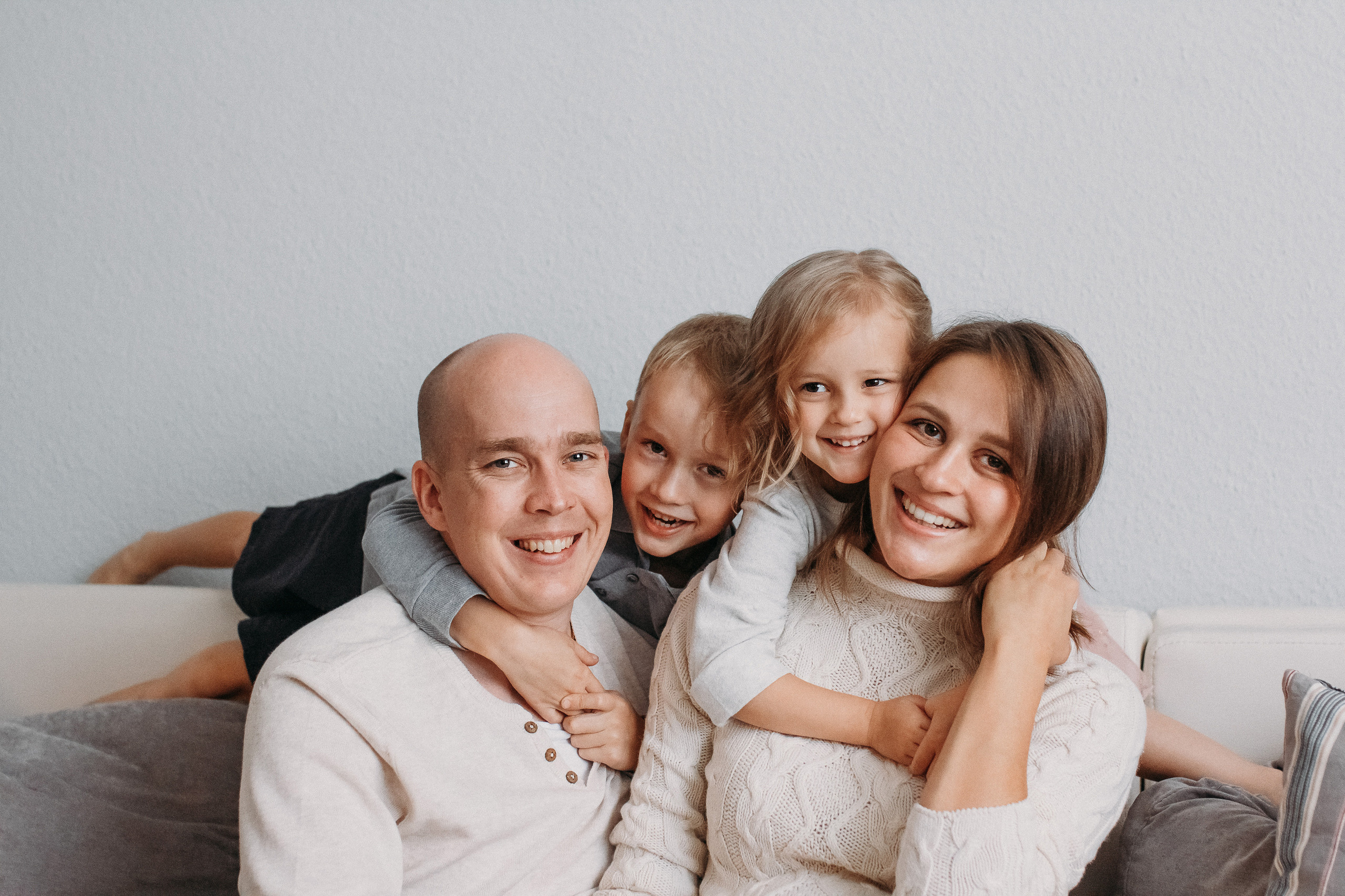 Домашняя семейная фотосессия с детьми. Семейный фотограф Екатеринбург Черепанова Олеся