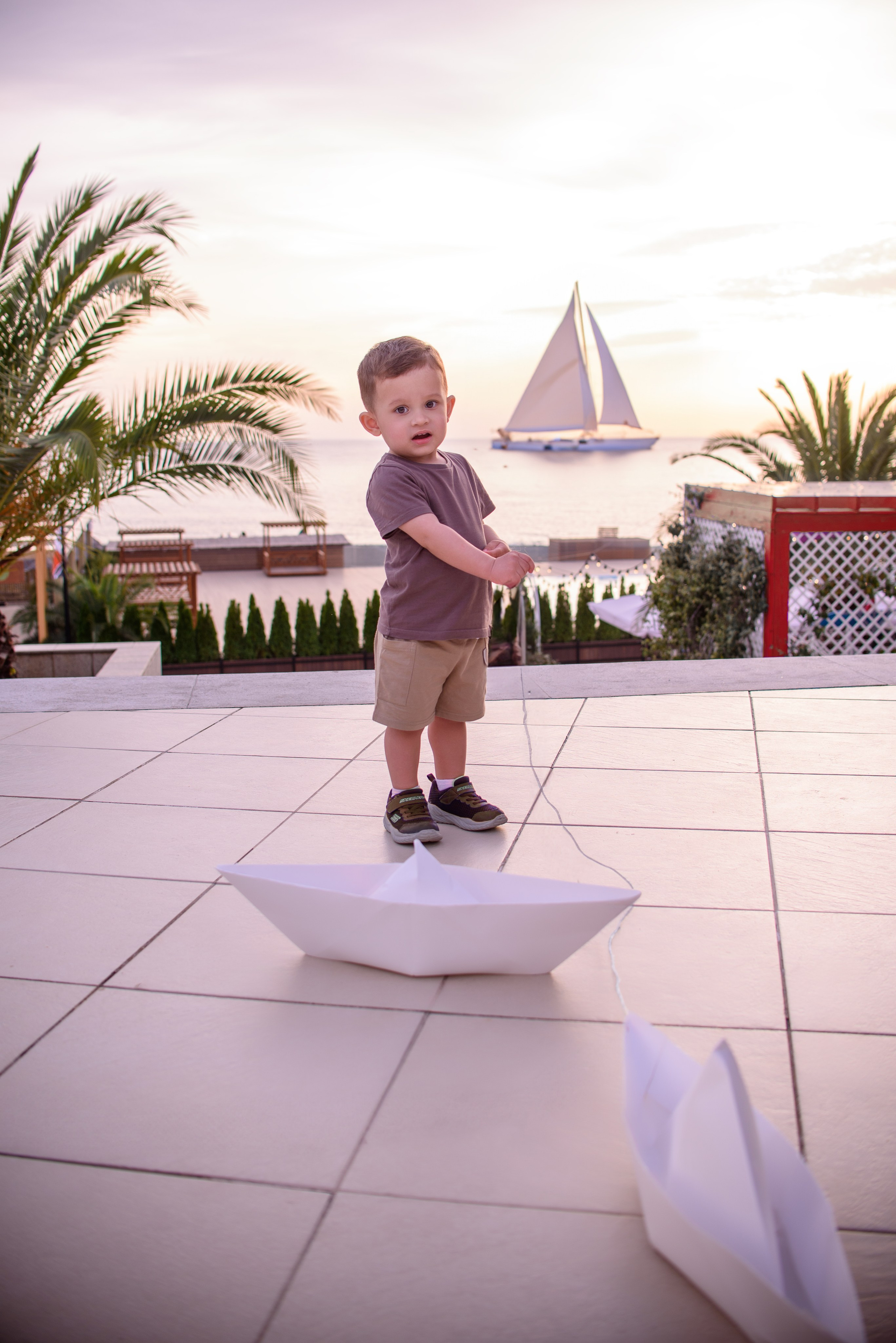 Фотосессия мальчика на море. Детский студийный фотограф Сочи