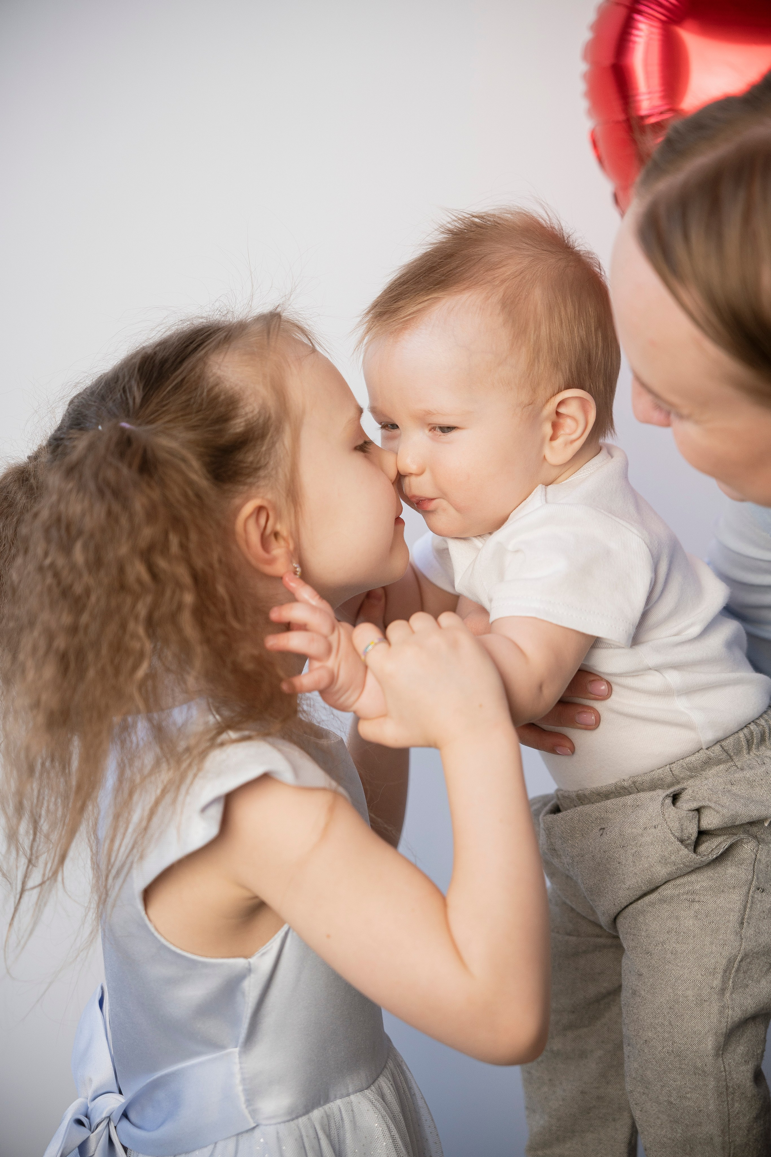 Семейная съемка в студии фотографа. Семейный фотограф в Омске Александра Яровикова