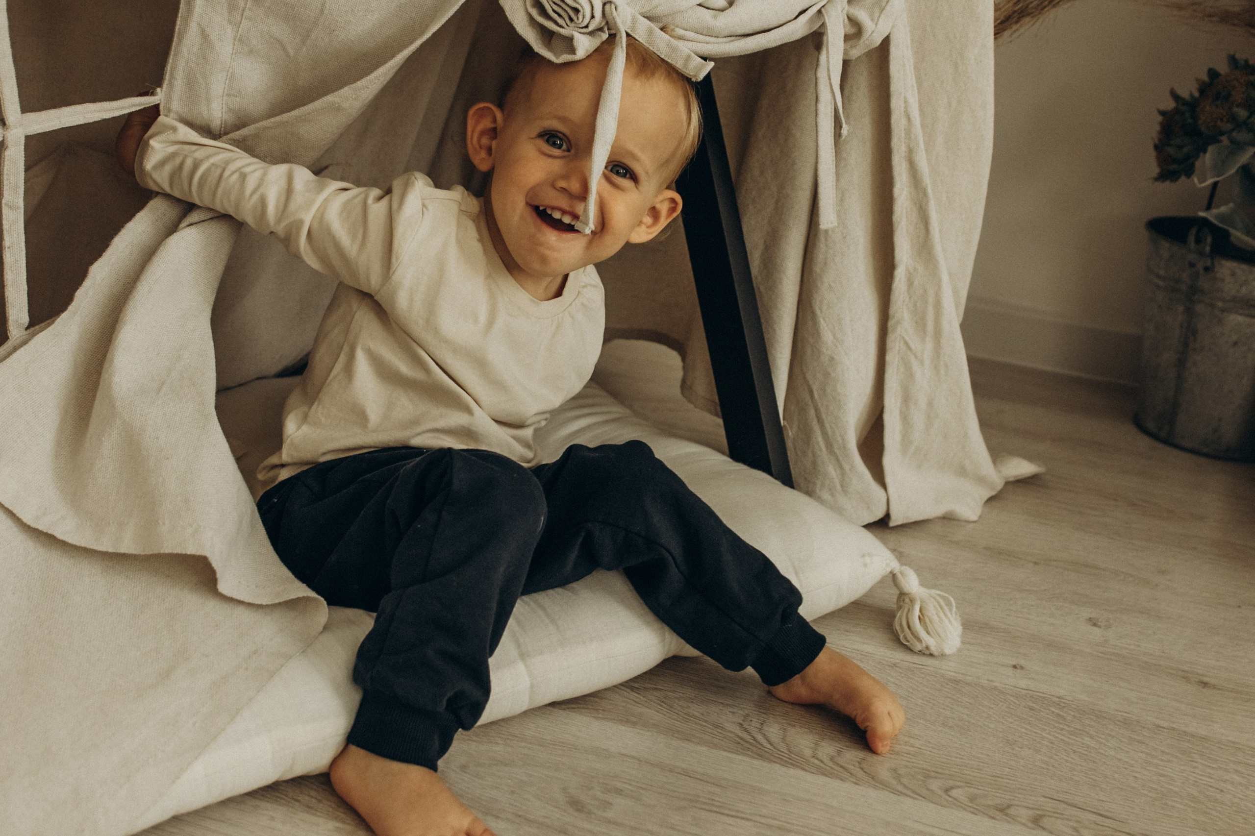 Ярослав и яблоки. Гаврилова Настя семейный фотограф lifestyle в Москве