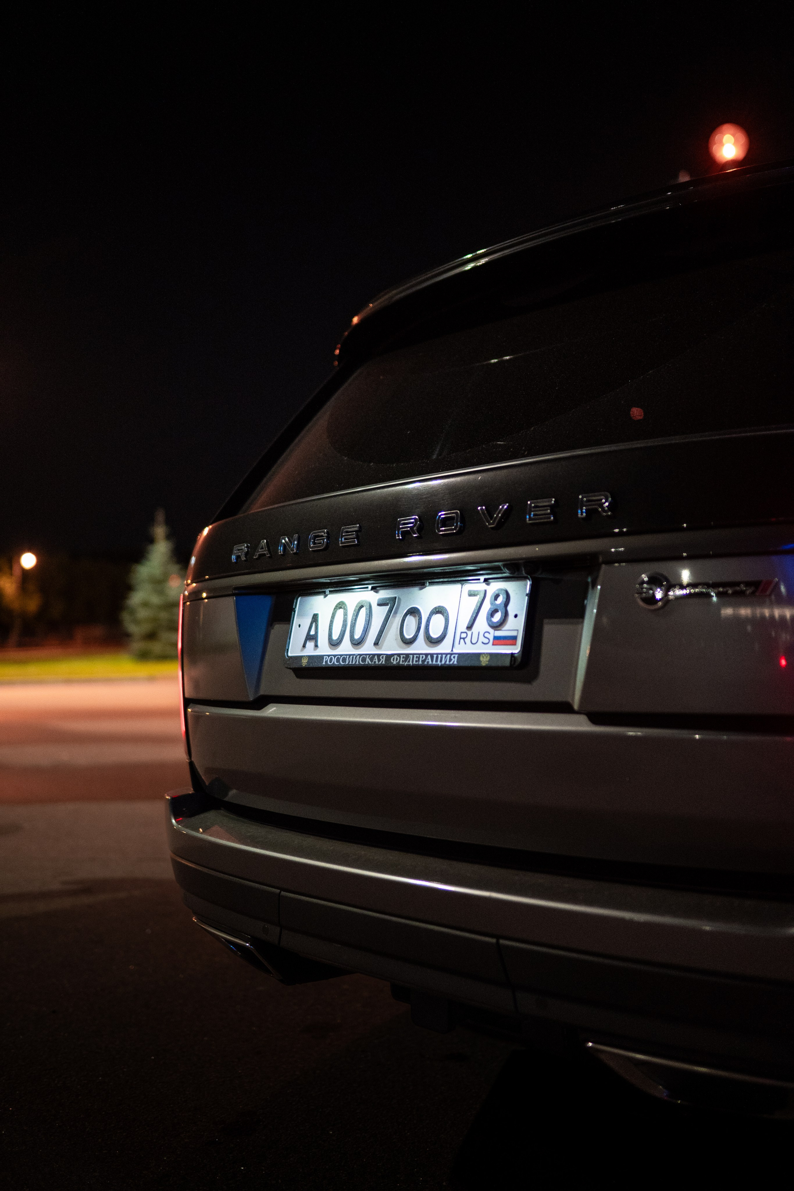 Mercedes Benz E200 + Range Rover Autobiography. Mirllaev
