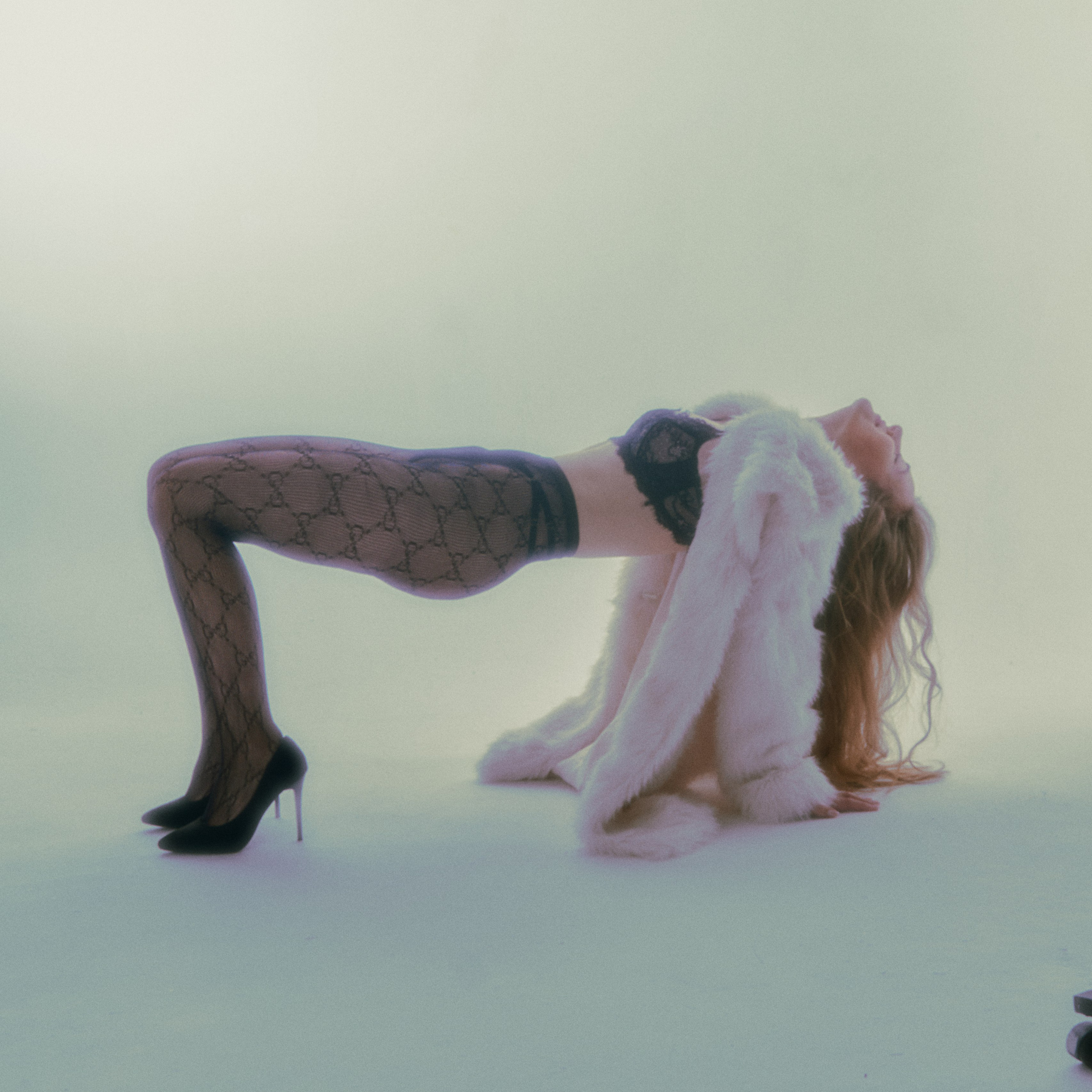 Стильная фотосессия в студии в шубе и белье. Фотограф Наталья Воронина Москва