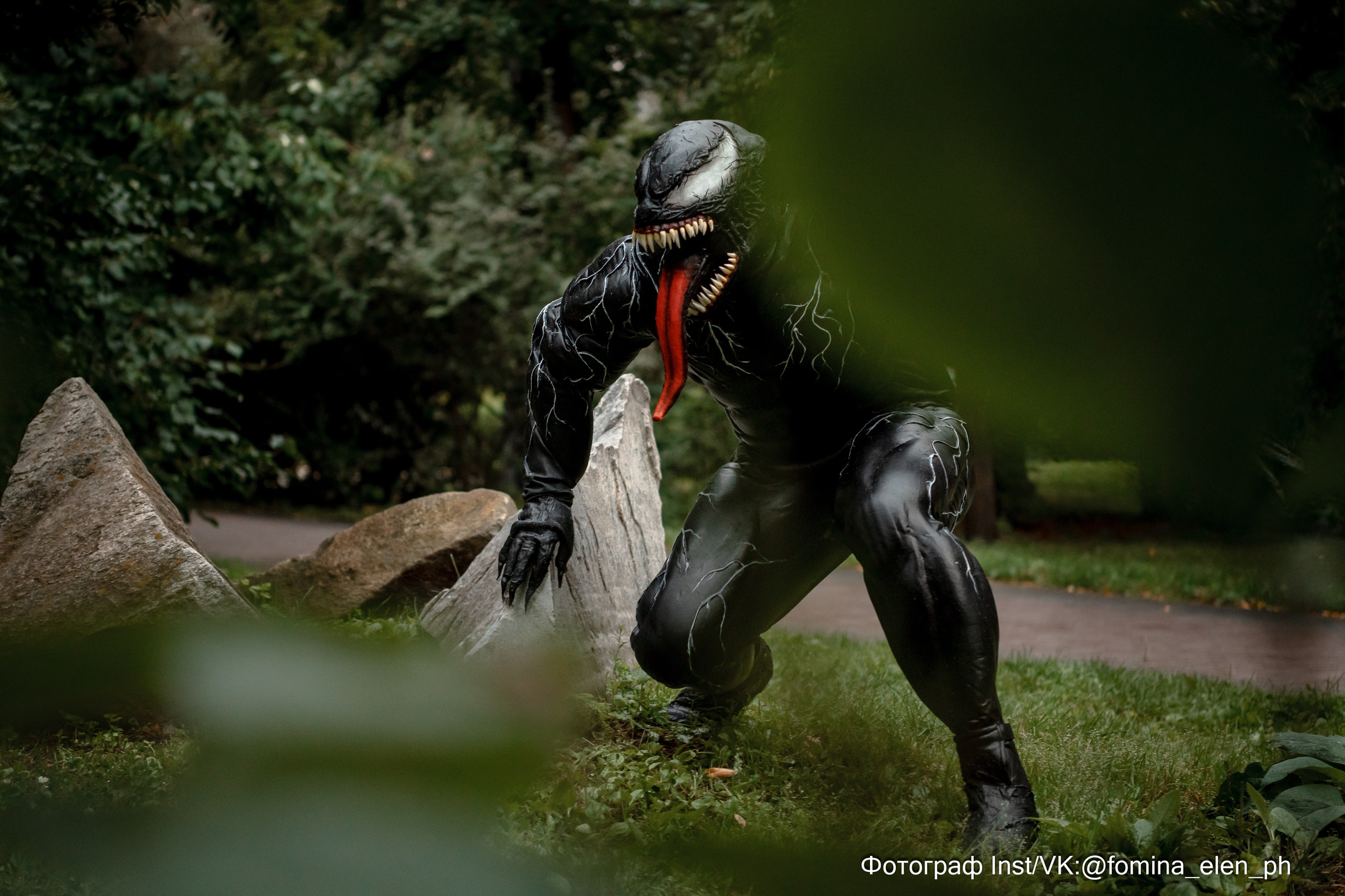 Человек паук и Веном в метро ЕКБ. Фомина Елена Свадебный и семейный фотограф