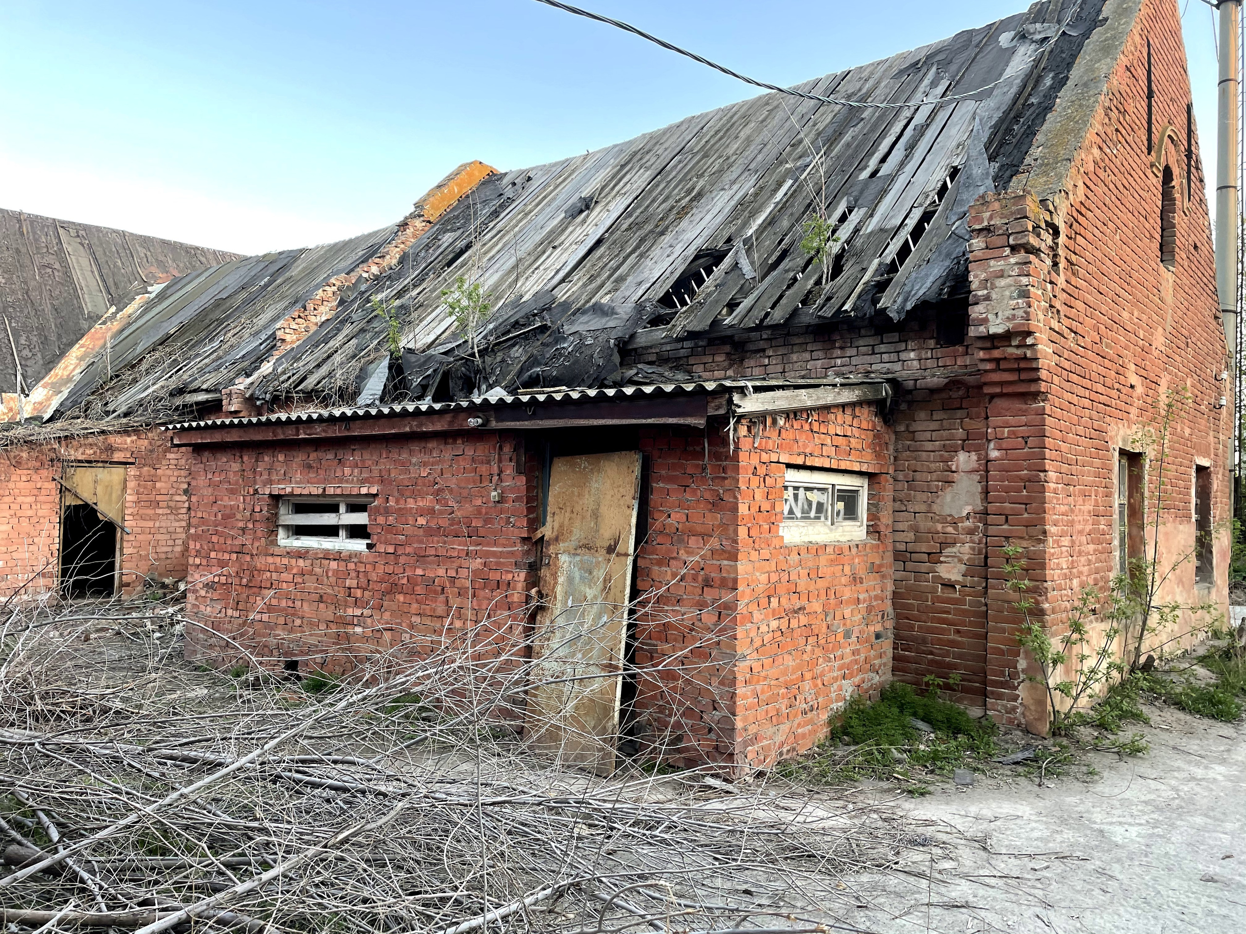 20 104 Здание из красного кирпича. ВИЗУАЛЬНЫЕ И ЗВУКОВЫЕ РЕШЕНИЯ ДЛЯ БИЗНЕСА И СЪЁМОК ТЕЛЕТЕЛА