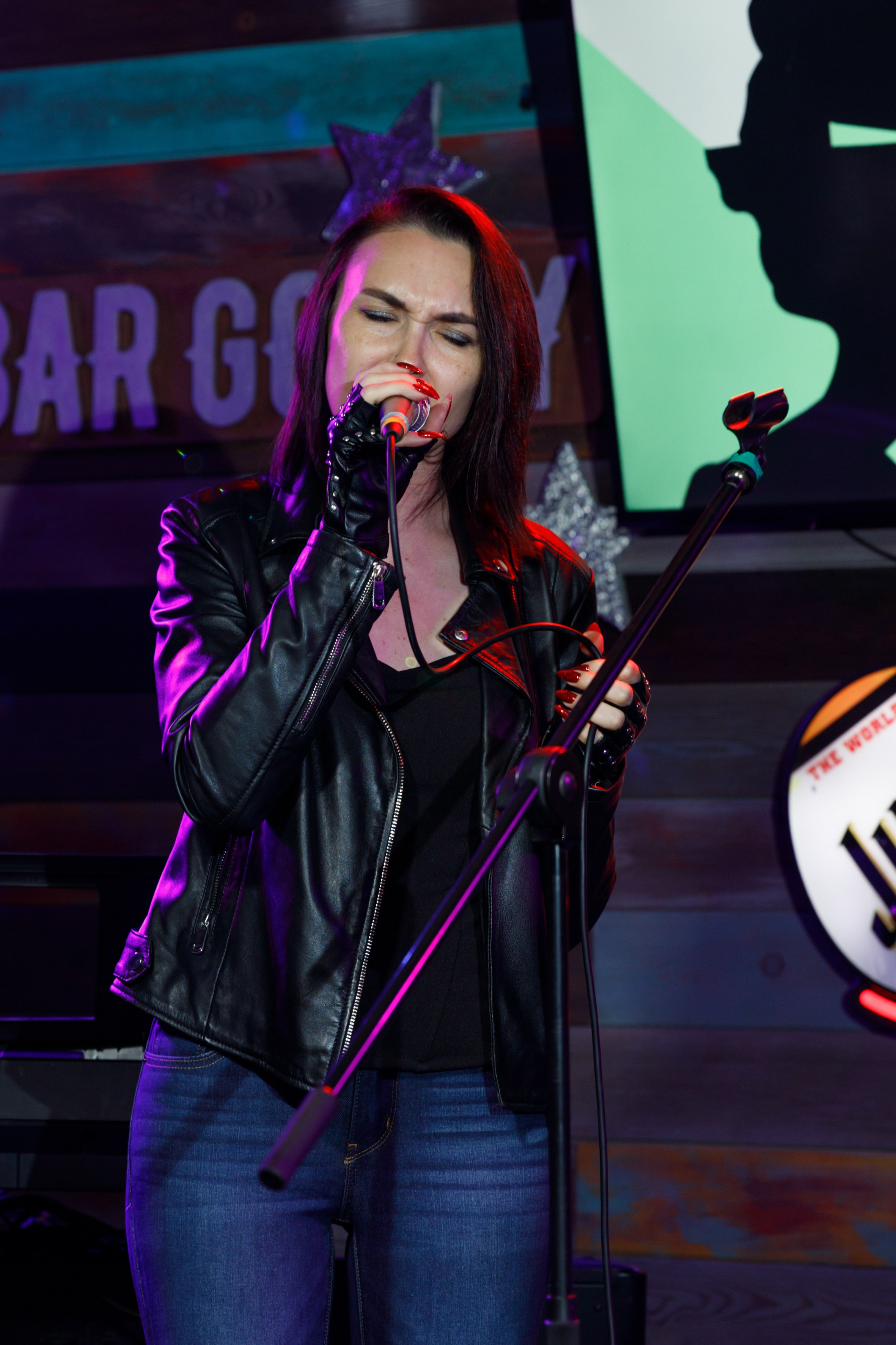 Концерт группы «Джентельмены удачи». Фотограф Анна Телекаева, выпускные альбомы, семейные и репортажные съемки в Омске