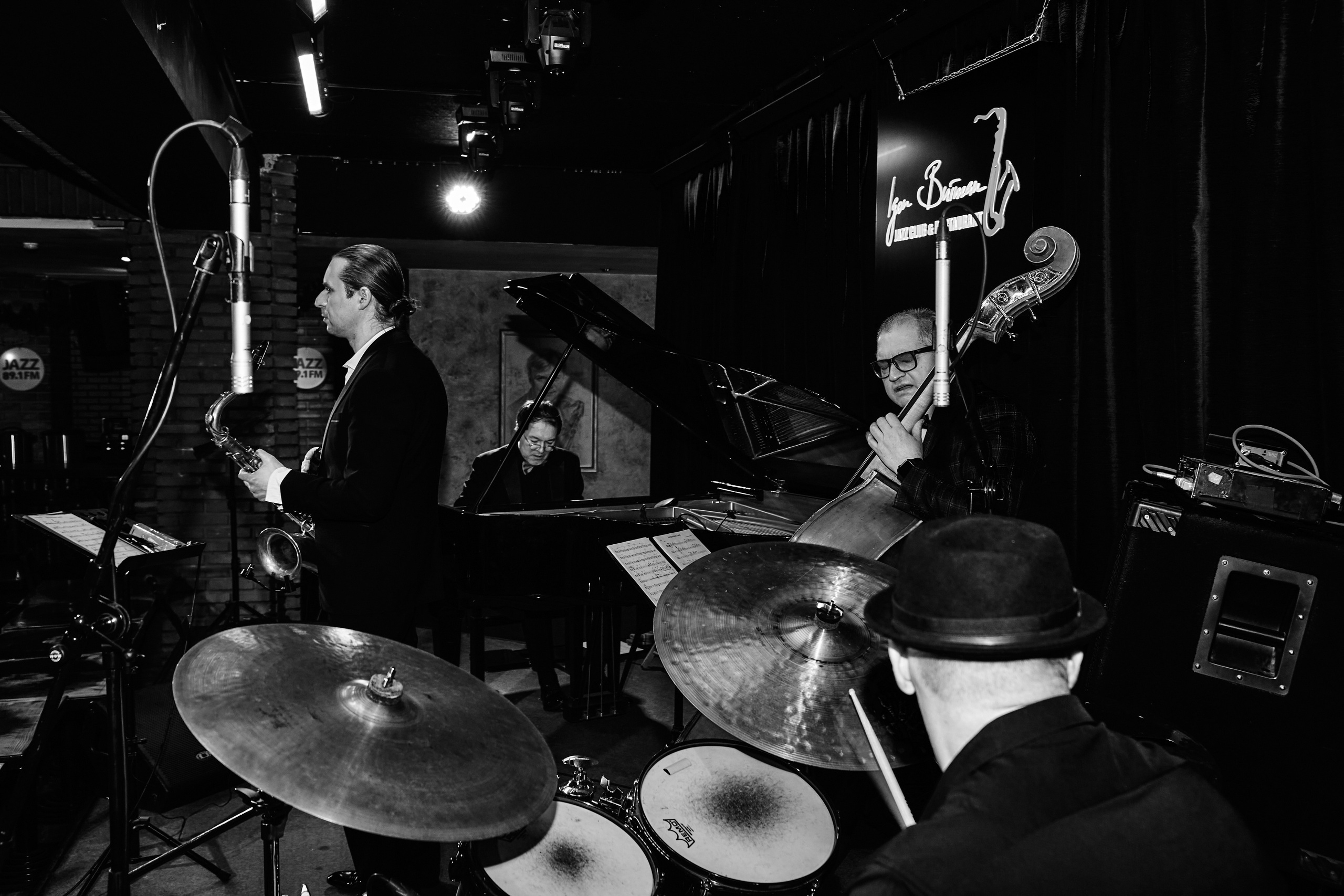 Бэкстейдж для джазовой группы «4 Brothers». Главная