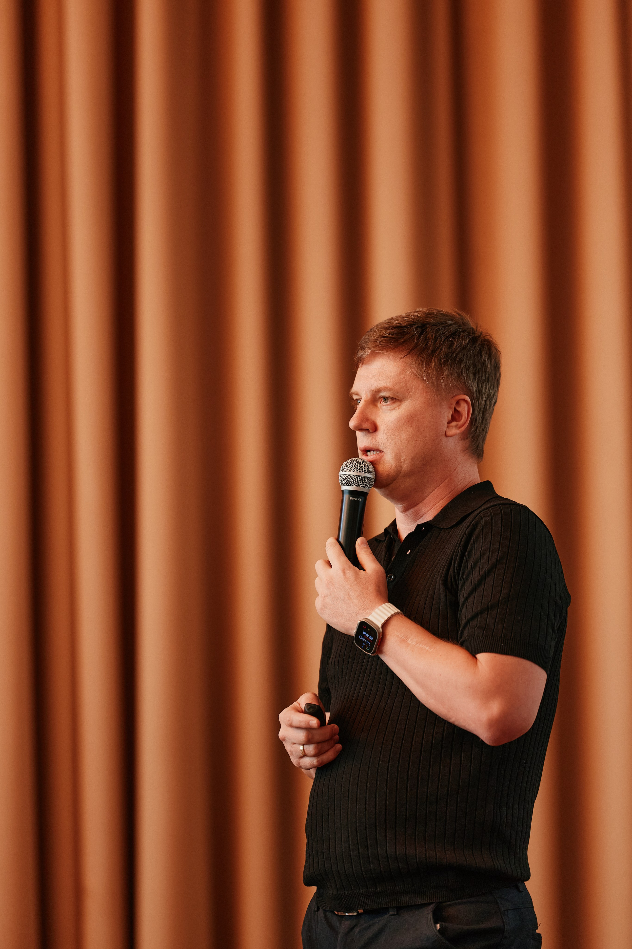 Форум Бизнес-тренды 2025 в Marriott Hotel 28.04. Свадебный репортажный фотограф краснодар максим дремов дрёмов фотосессия студия цена