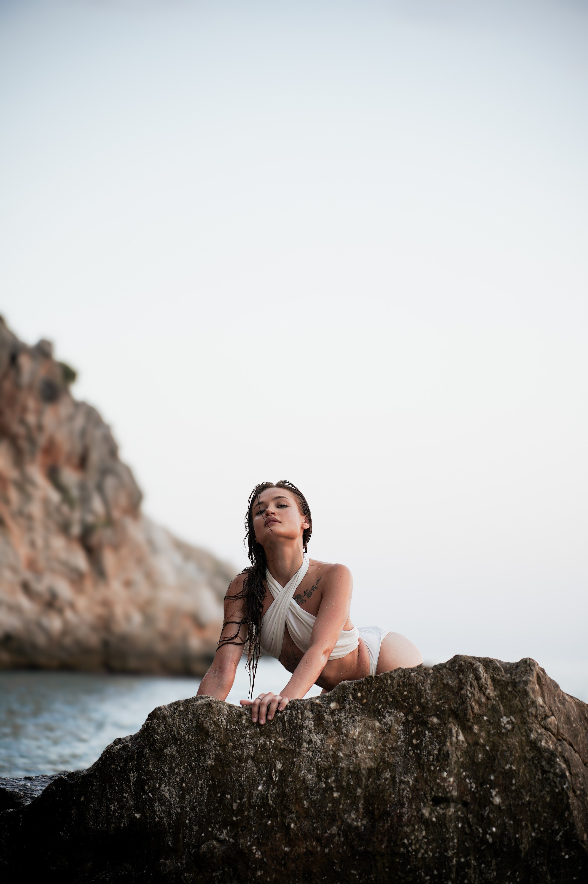 Фотосессия на море в Стамбуле — закат, волны и эмоции.