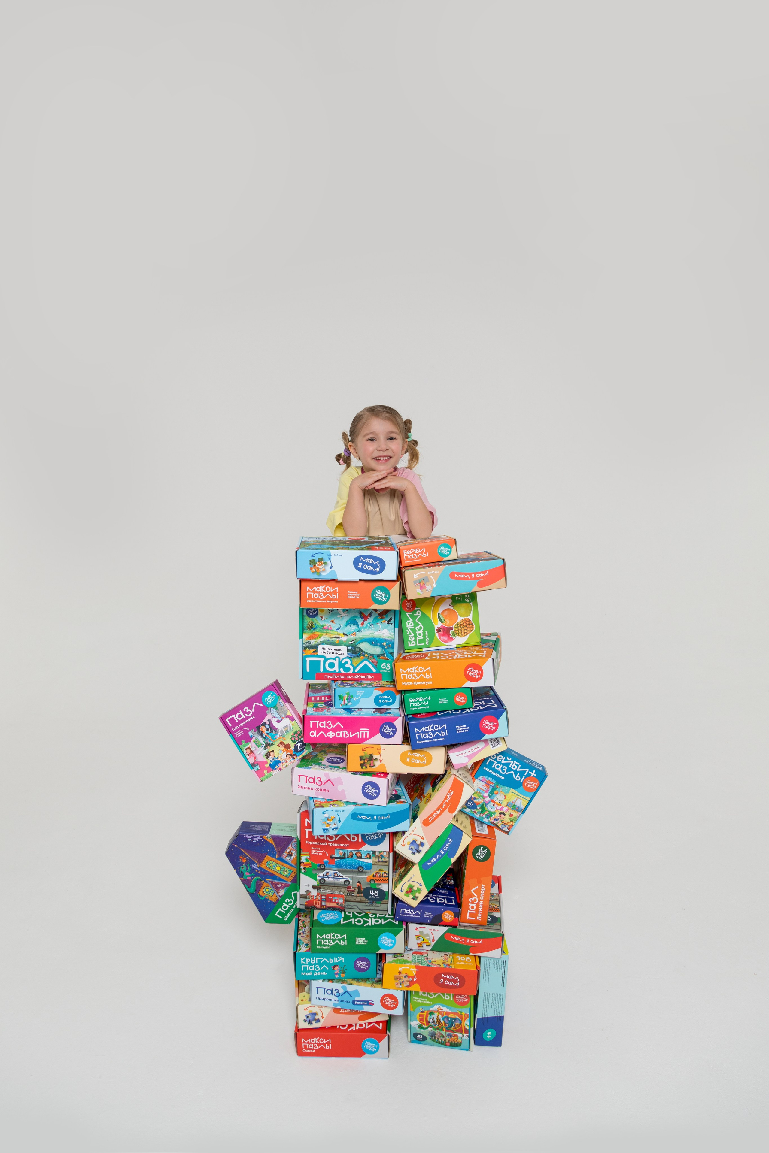 Имиджевая и каталожная съёмка для бренда детских пазлов. Детский и контент фотограф Надя Волкова Санкт-Петербург