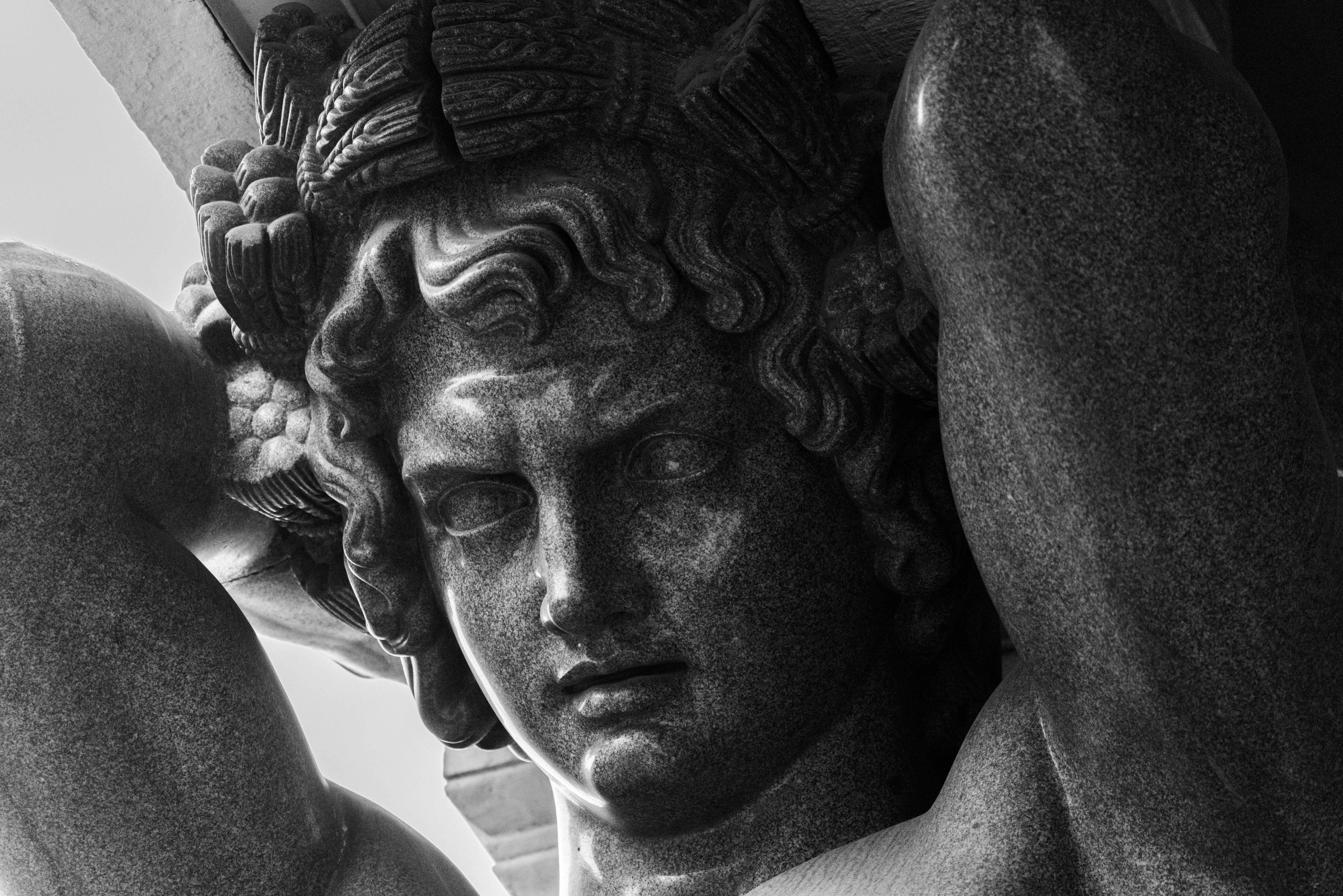 Атланты. Фотограф Балаев Михаил