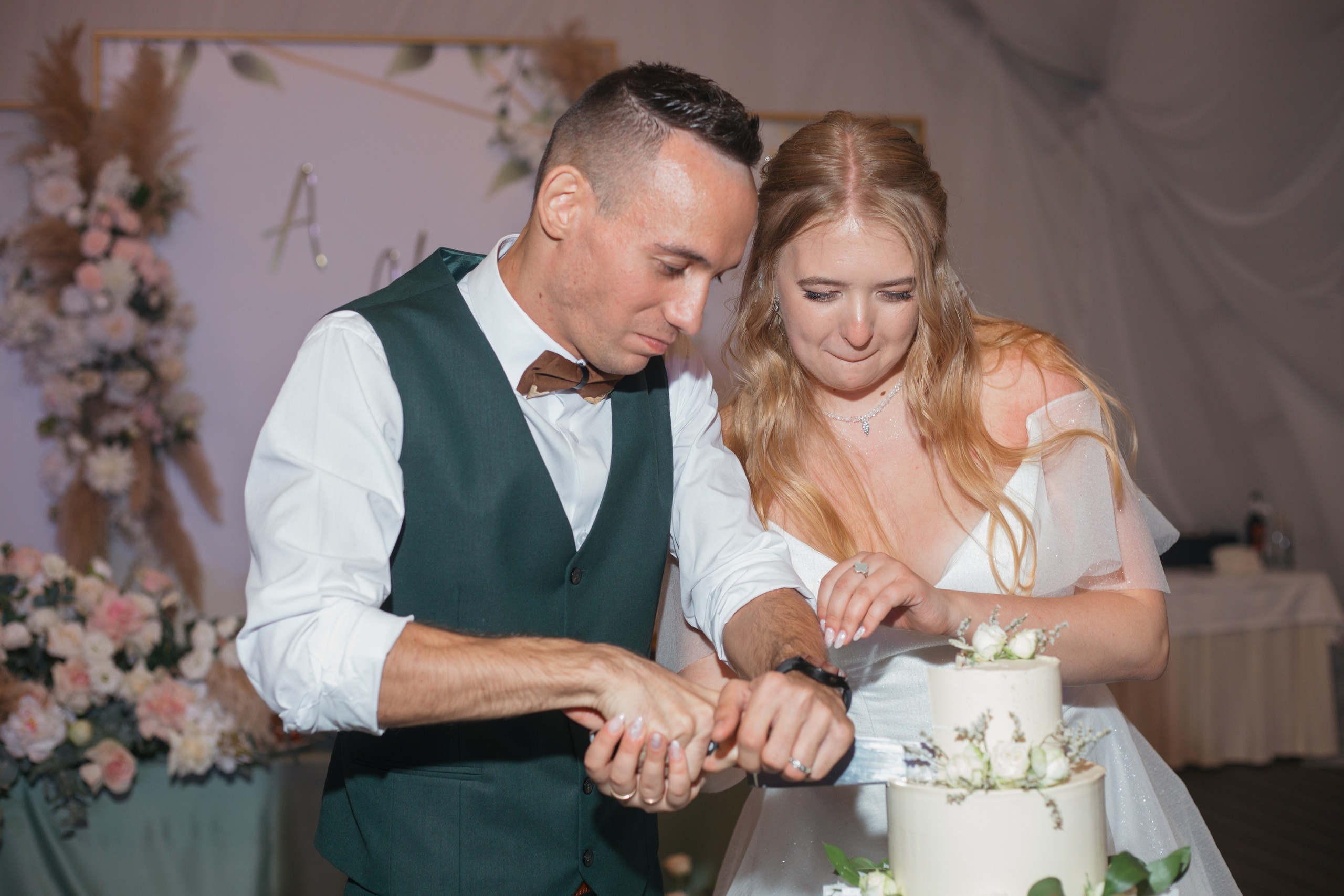 Летняя свадьба за городом. Свадебный фотограф в Москве Аля Загирова