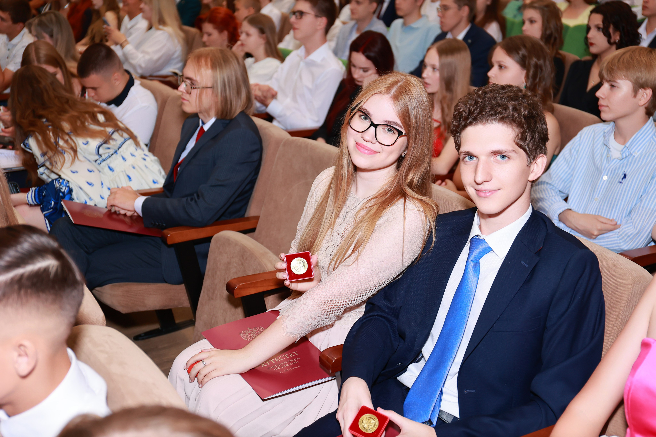 Вручение аттестатов Гимназия 87. Детский семейный фотограф Краснодар