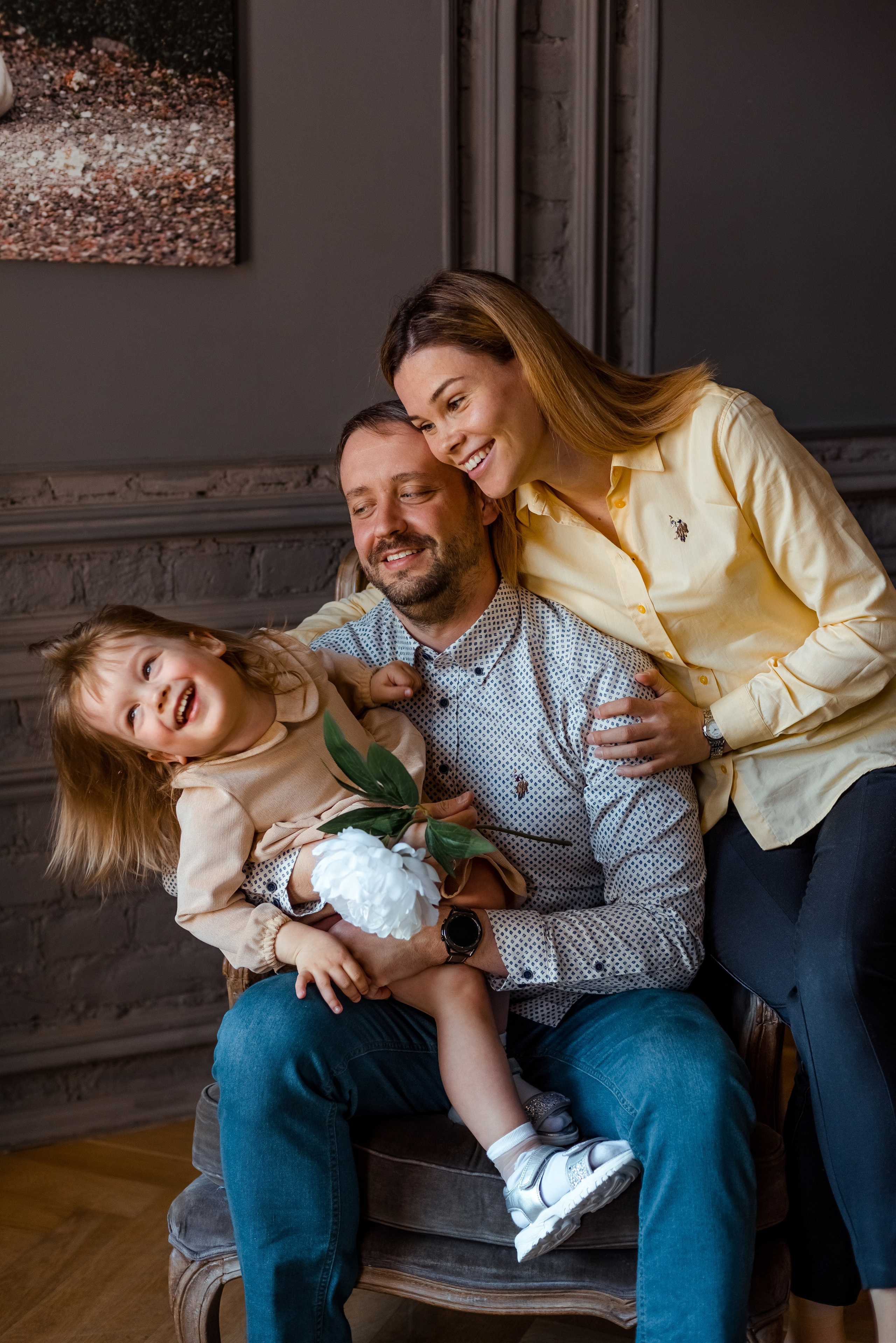 Фотосессия большой семьи в студии в Санкт-Петербурге. Фотограф Юлия Кондратьева