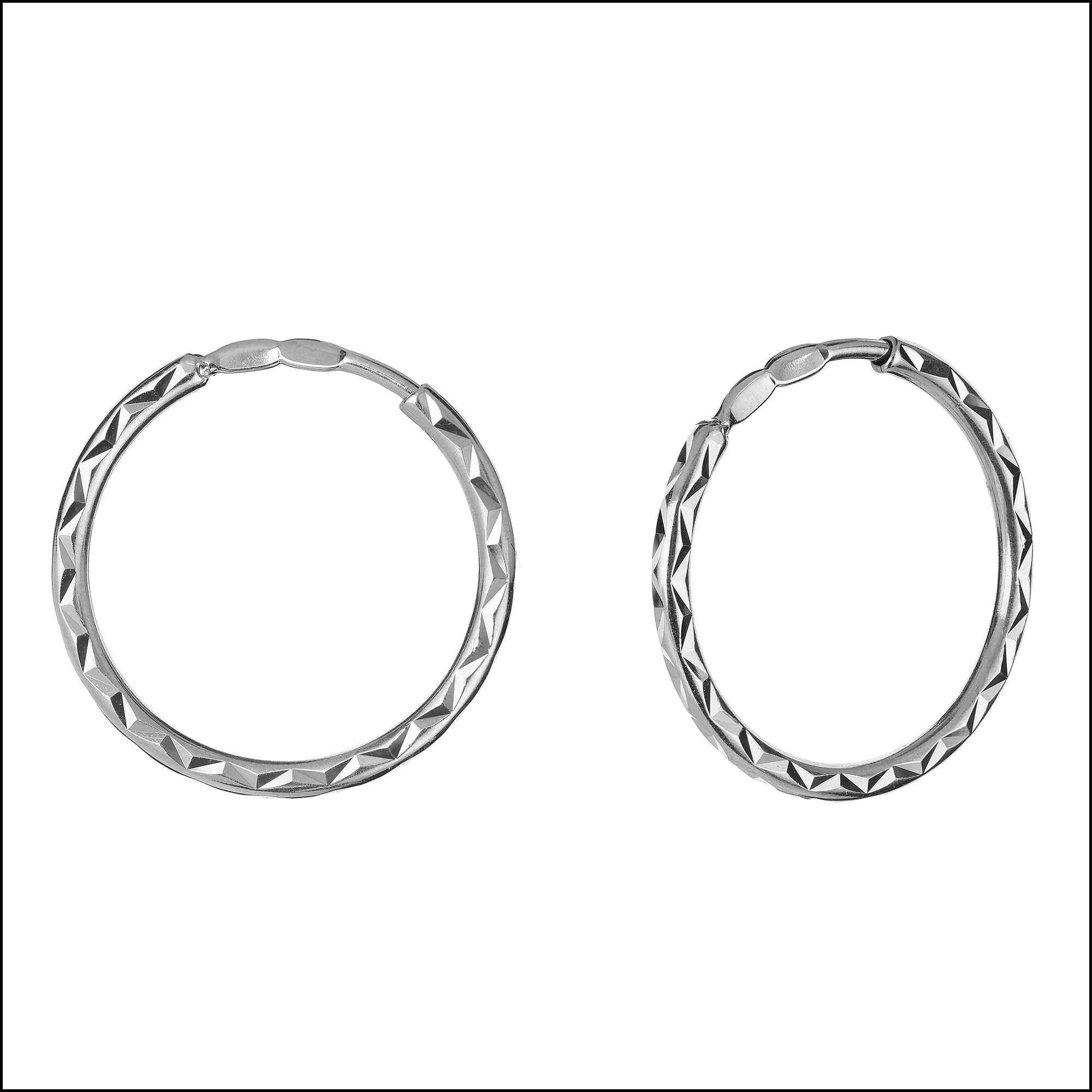 Фото на белом. Photographer  Valeriy Velikov