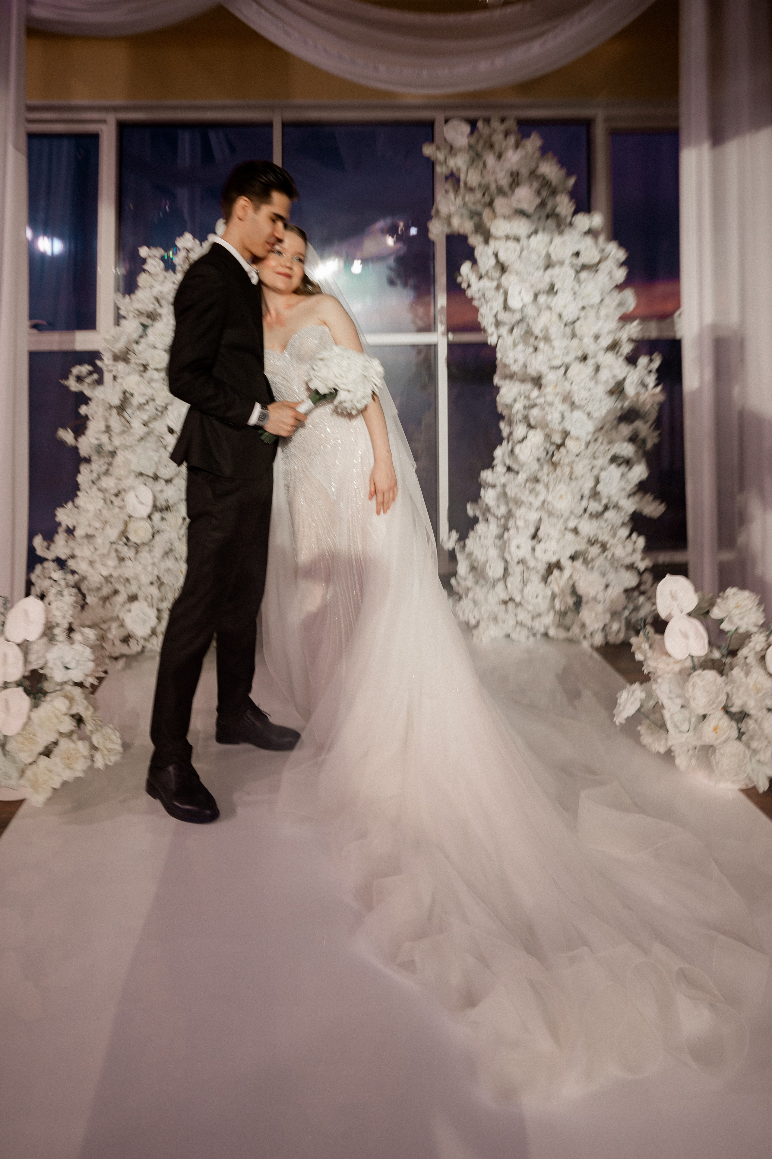 СВАДЕБНАЯ СЬЕМКА СБОРОВ В ОТЕЛЕ И ВЫЕЗД НА ЦЕРЕМОНИЮ (СНЯТО В СИБИРЕ В НИЖНЕВАРТОВСКЕ). Профессиональный фотограф, Санкт-Петербург — Виктория Богомолова