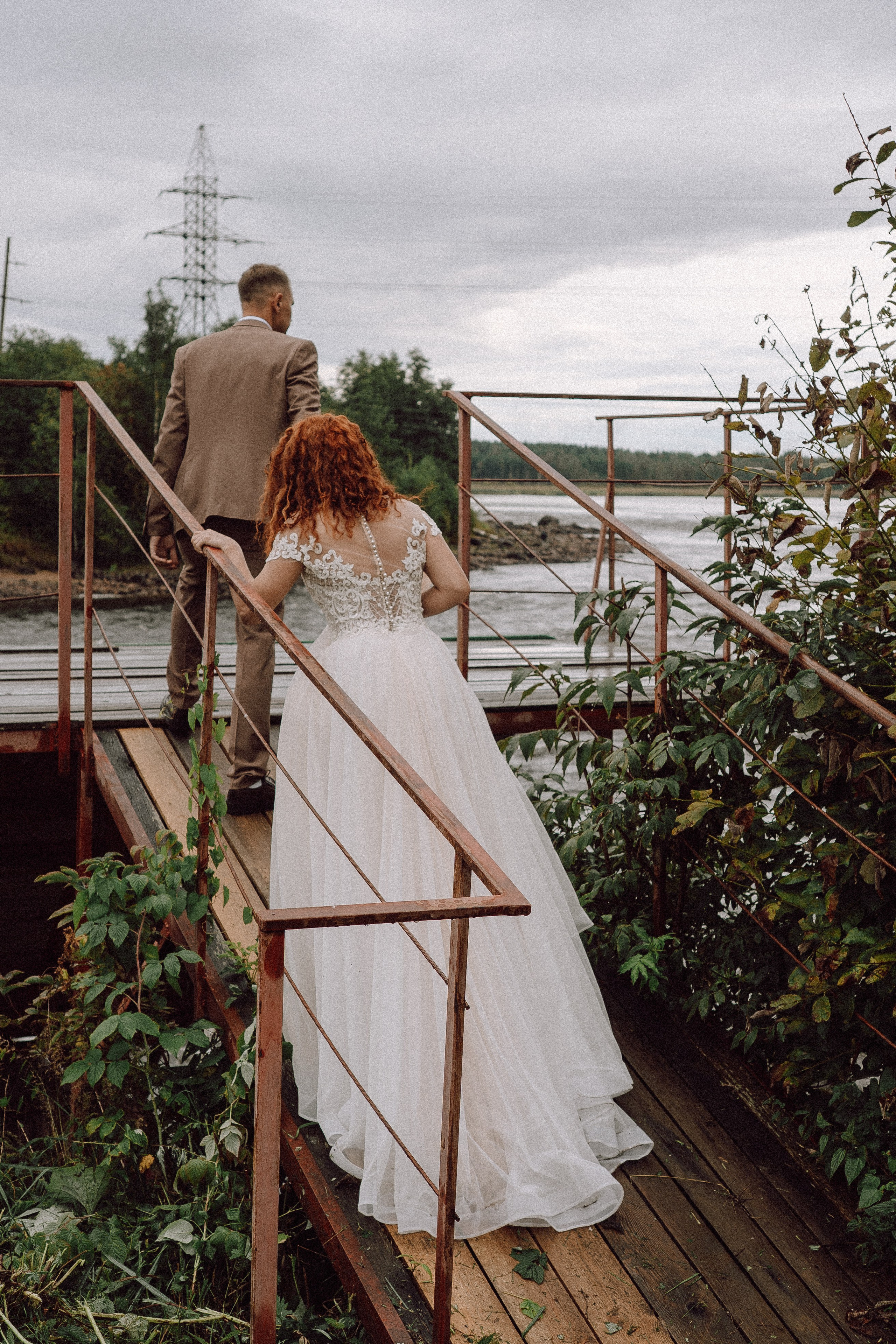СВАДЕБНАЯ ФОТОСЕССИИЯ ПАРЫ В ГОРОДЕ ПРИОЗЕРСК В СОСНОВОМ ЛЕСУ И С ПИКАПОМ. Профессиональный фотограф, Санкт-Петербург — Виктория Богомолова