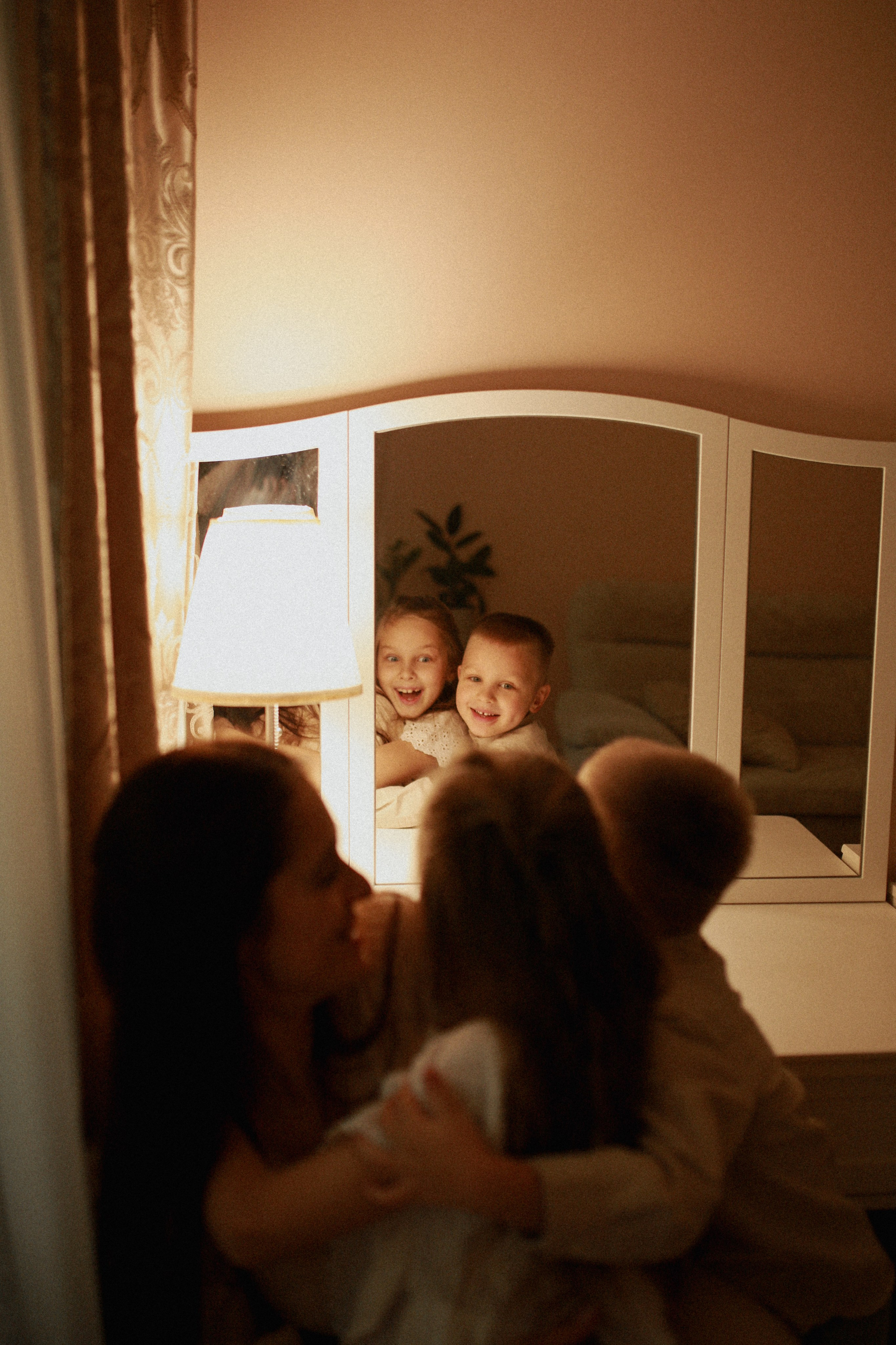 Катюша, Артем и детки Есения, Филипп и Мирон. Семейный фотограф в Москве и Люберцах Юлия Гуськова