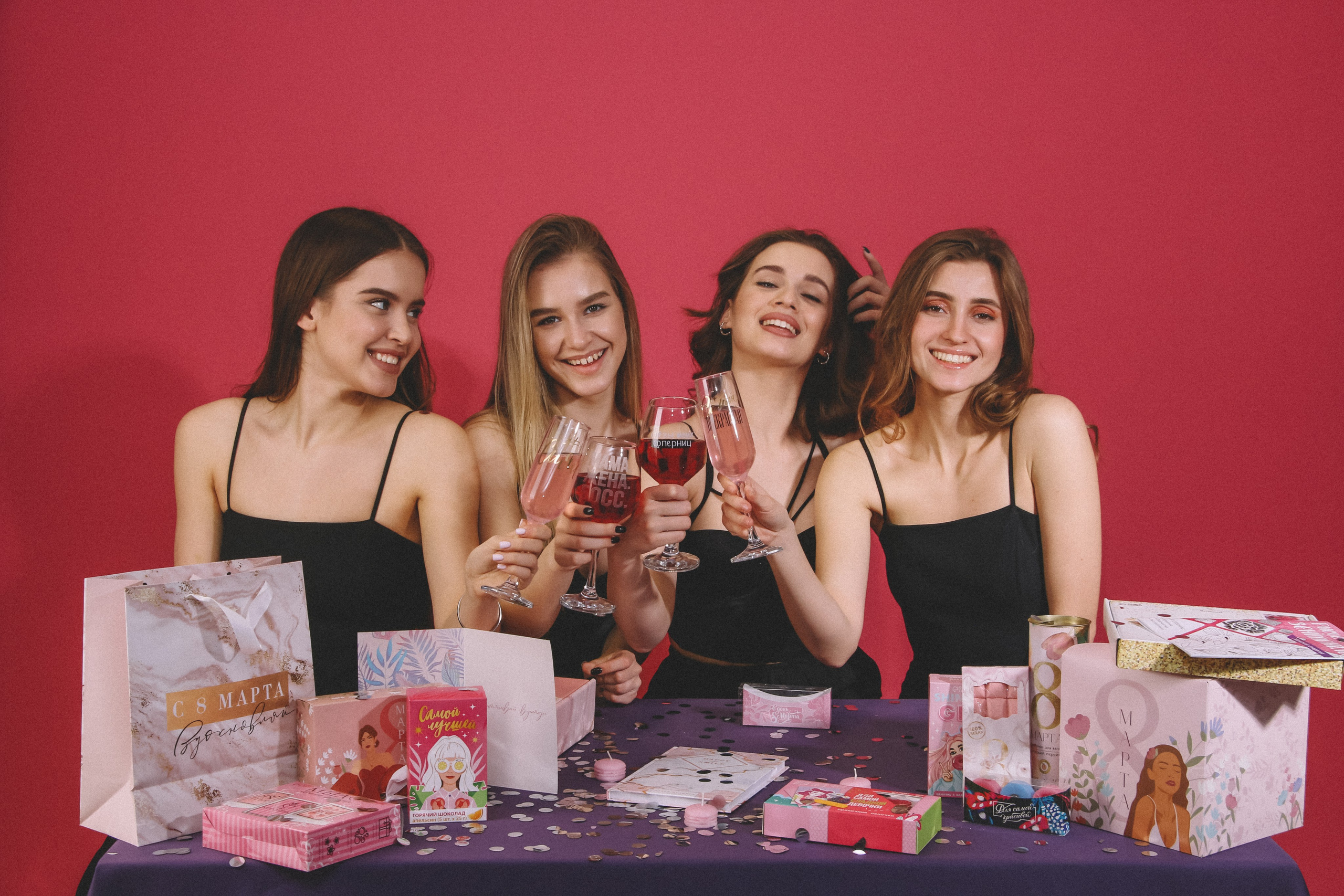 Разработки 8 марта. Фотограф для различных событий, проектов, маркетплейсов, сайтов и мероприятий в Екатеринбурге