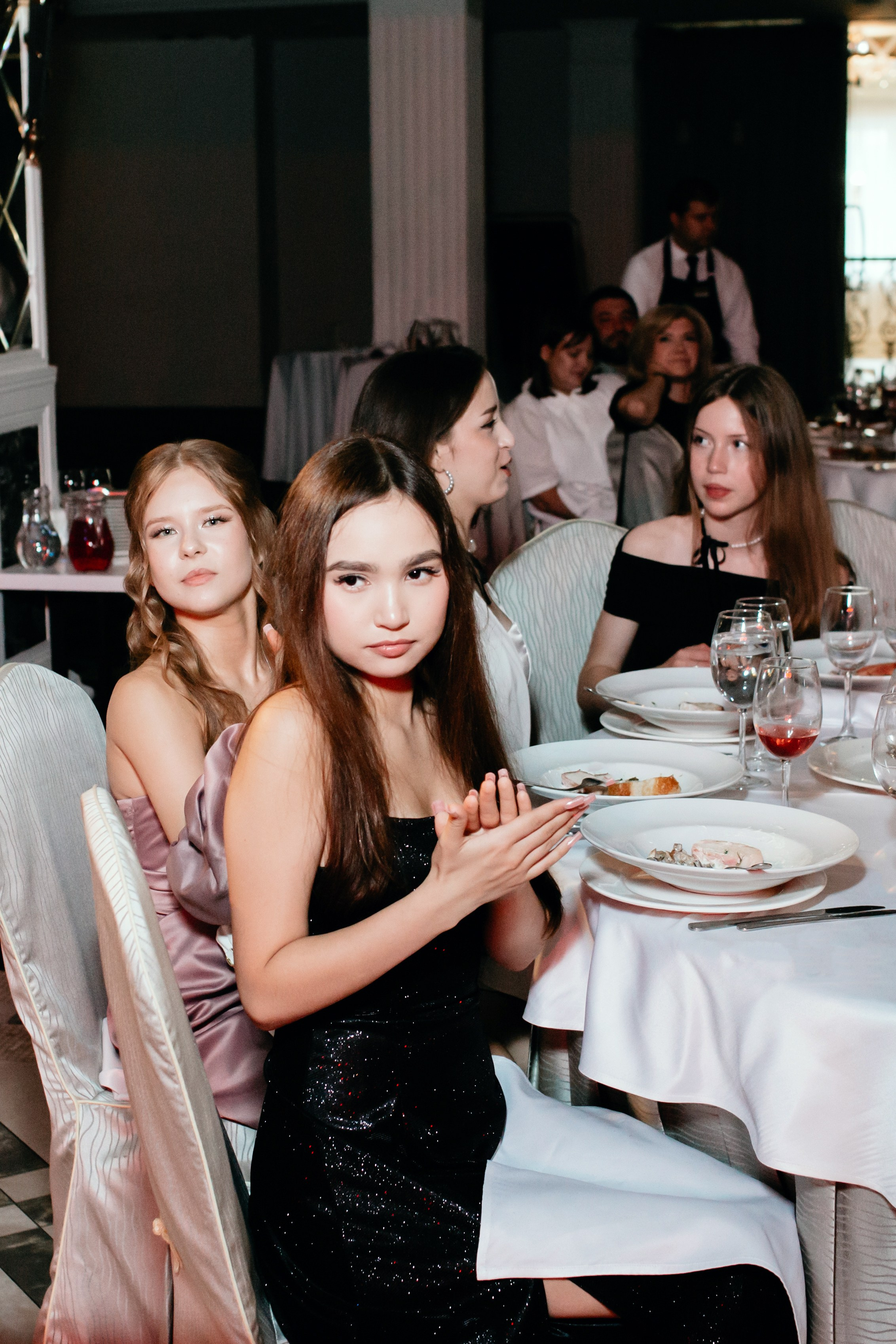 Выпускной 2025 (9класс) 124 школа. Фотограф в Челябинске Ополихина Анна