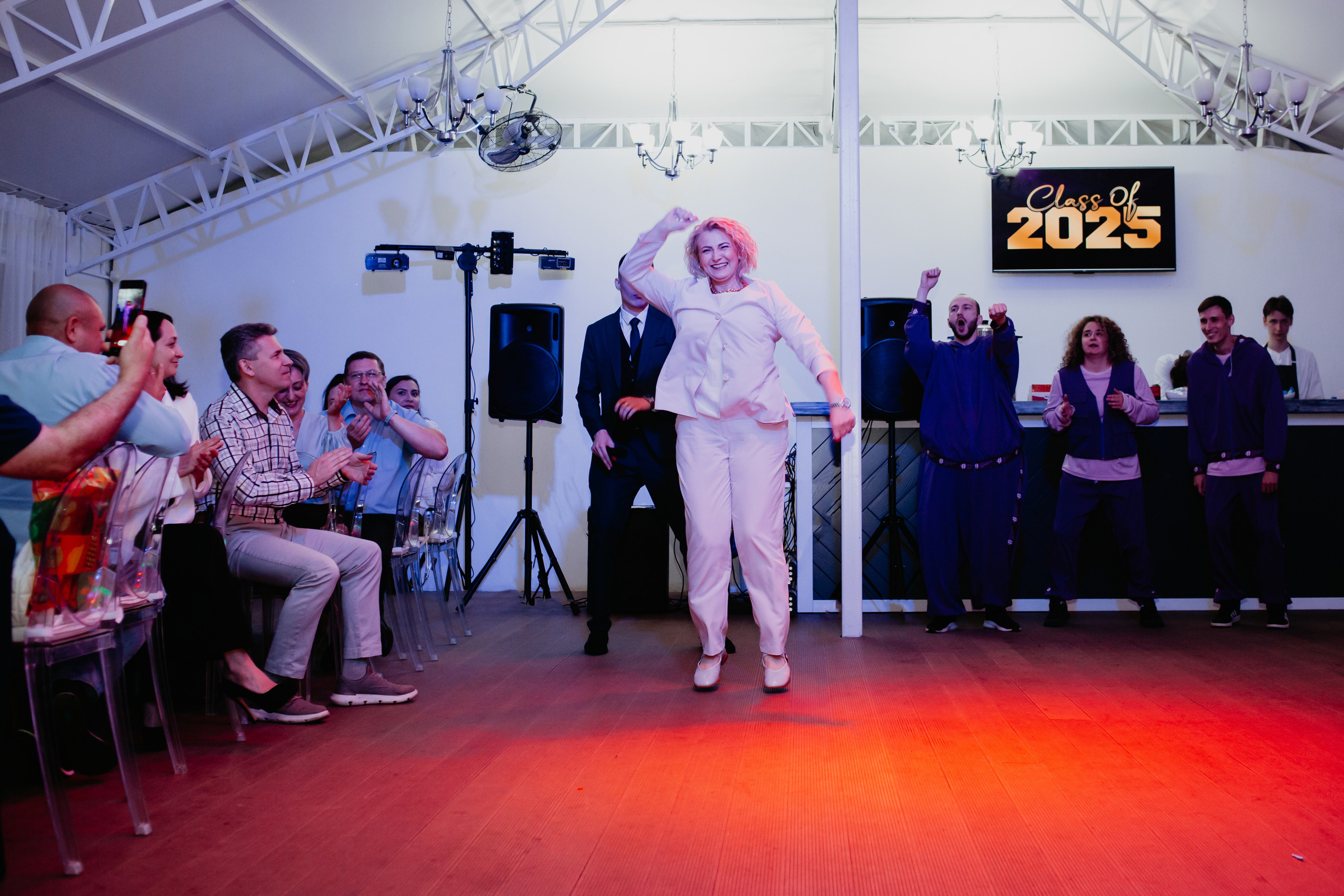 Выпускной 2025 (41 школа) 11 класс. Фотограф в Челябинске Ополихина Анна