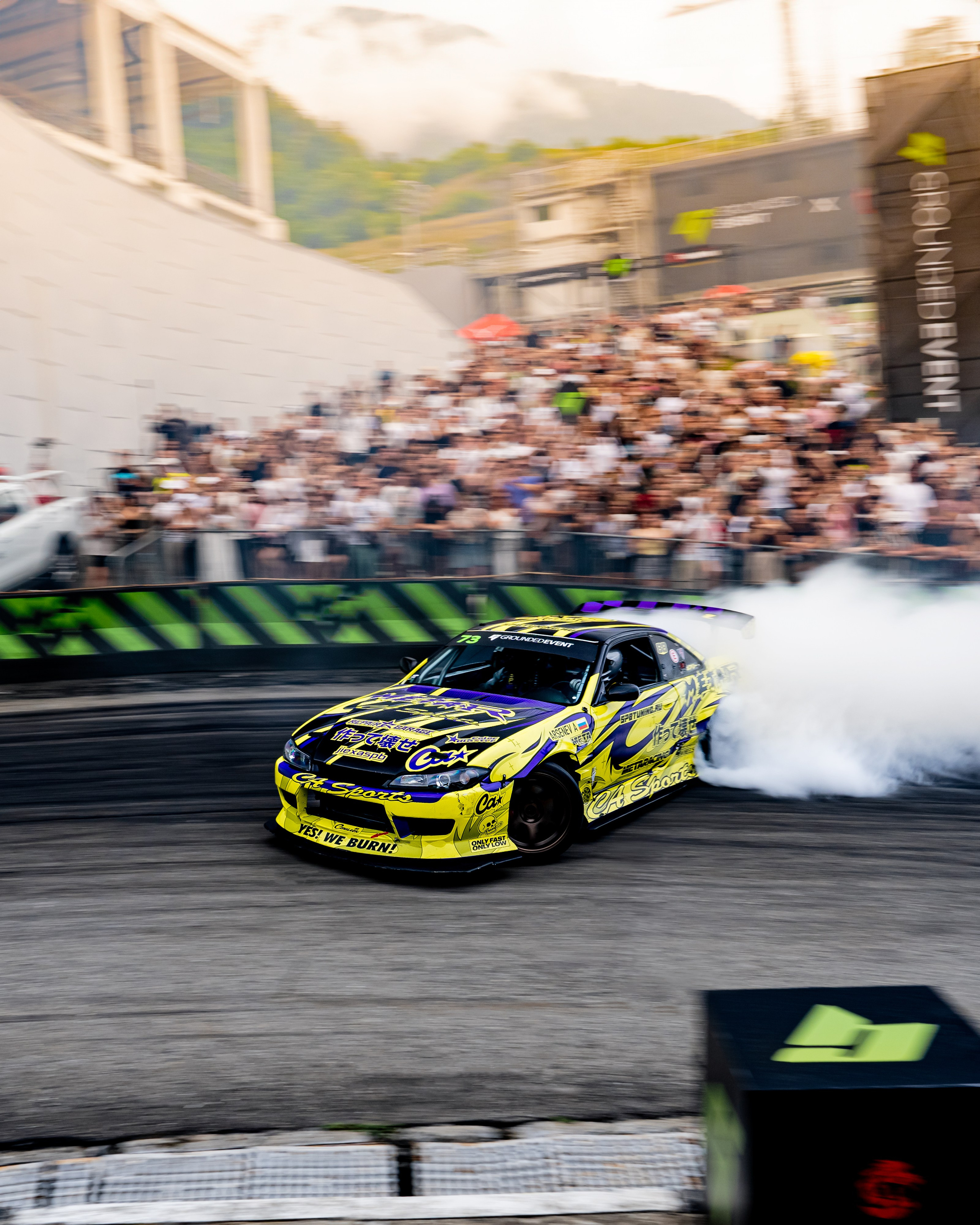 GROUNDED\25. АВТОСПОРТИВНЫЙ ФОТОГРАФ