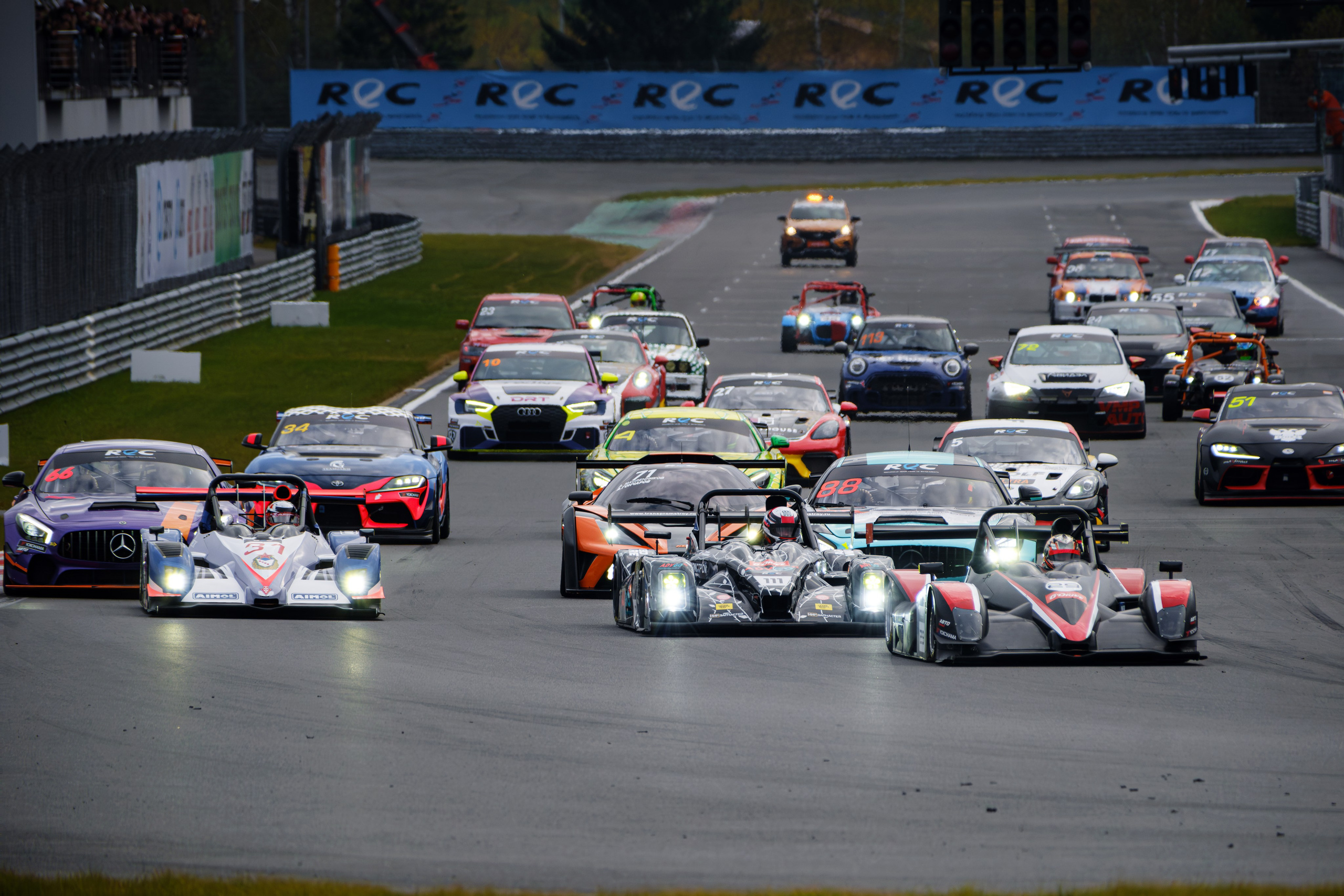 Российская серия гонок на выносливость. Авто и мотоспорт — фотограф Антон Медведев iCoguar