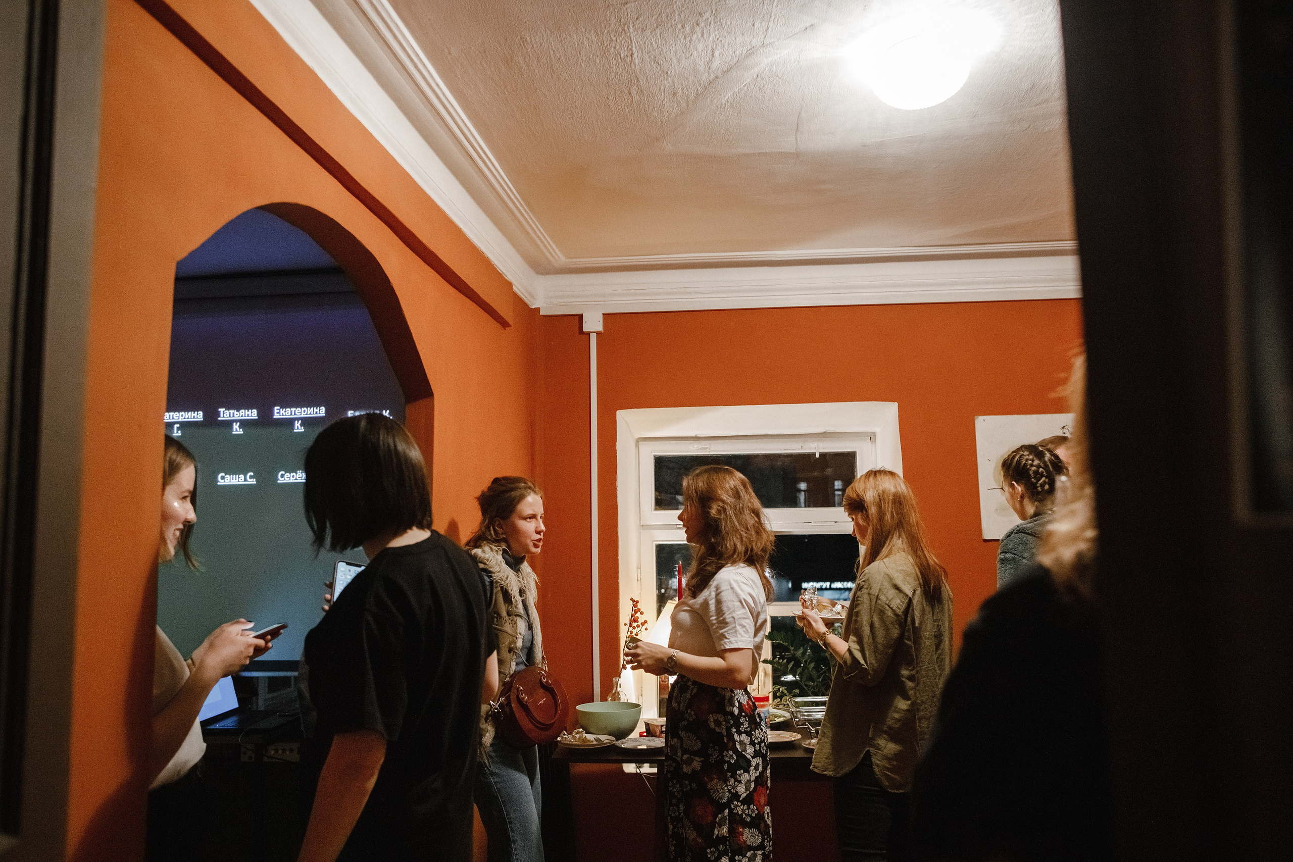 11.11.2022 // Совместно с ЕДЕМ.ДАЛЬШЕ. Фотовыставки serebro.gallery, в которых автором можешь стать ты! | Москва