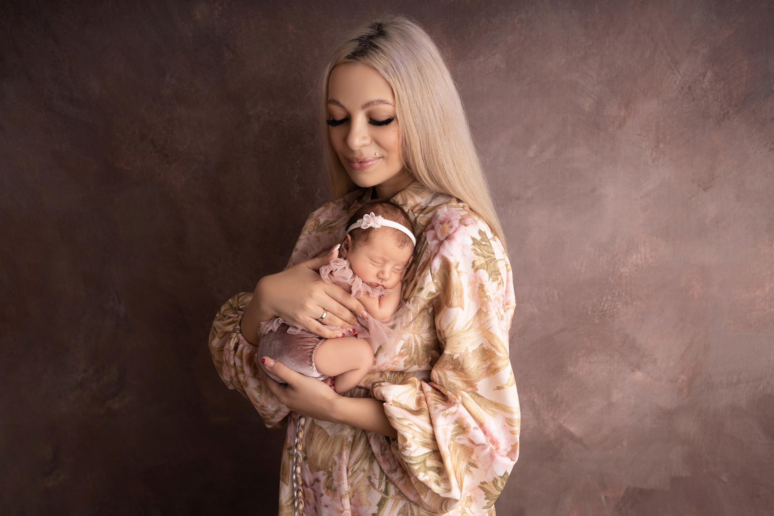 Семейные кадры от Elvira Kamaeva. Фотограф новорожденных малышей в Омске и Омской области Эльвира Камаева