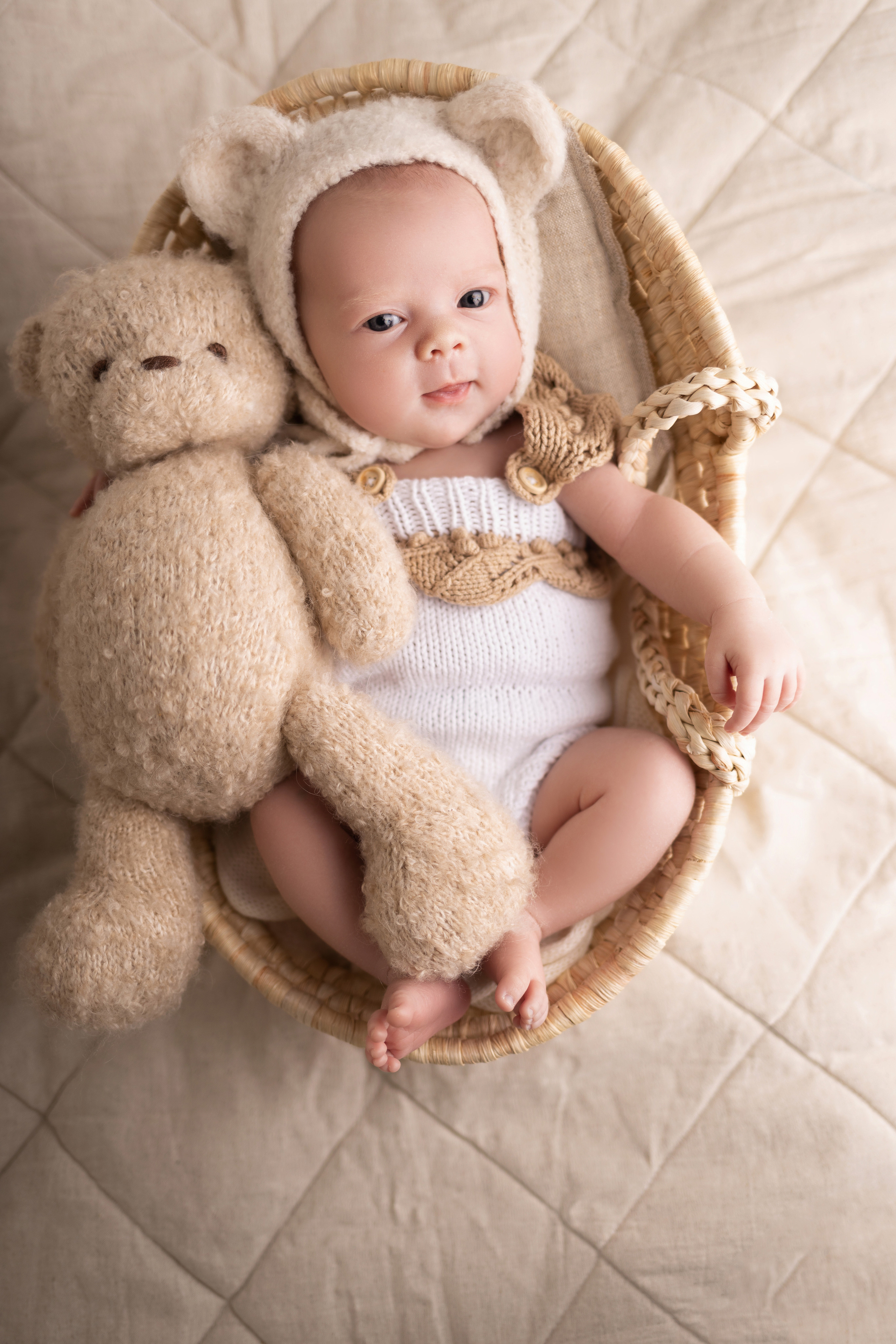 Newborn съемка в стиле Лайф. Фотограф новорожденных малышей в Омске и Омской области Эльвира Камаева