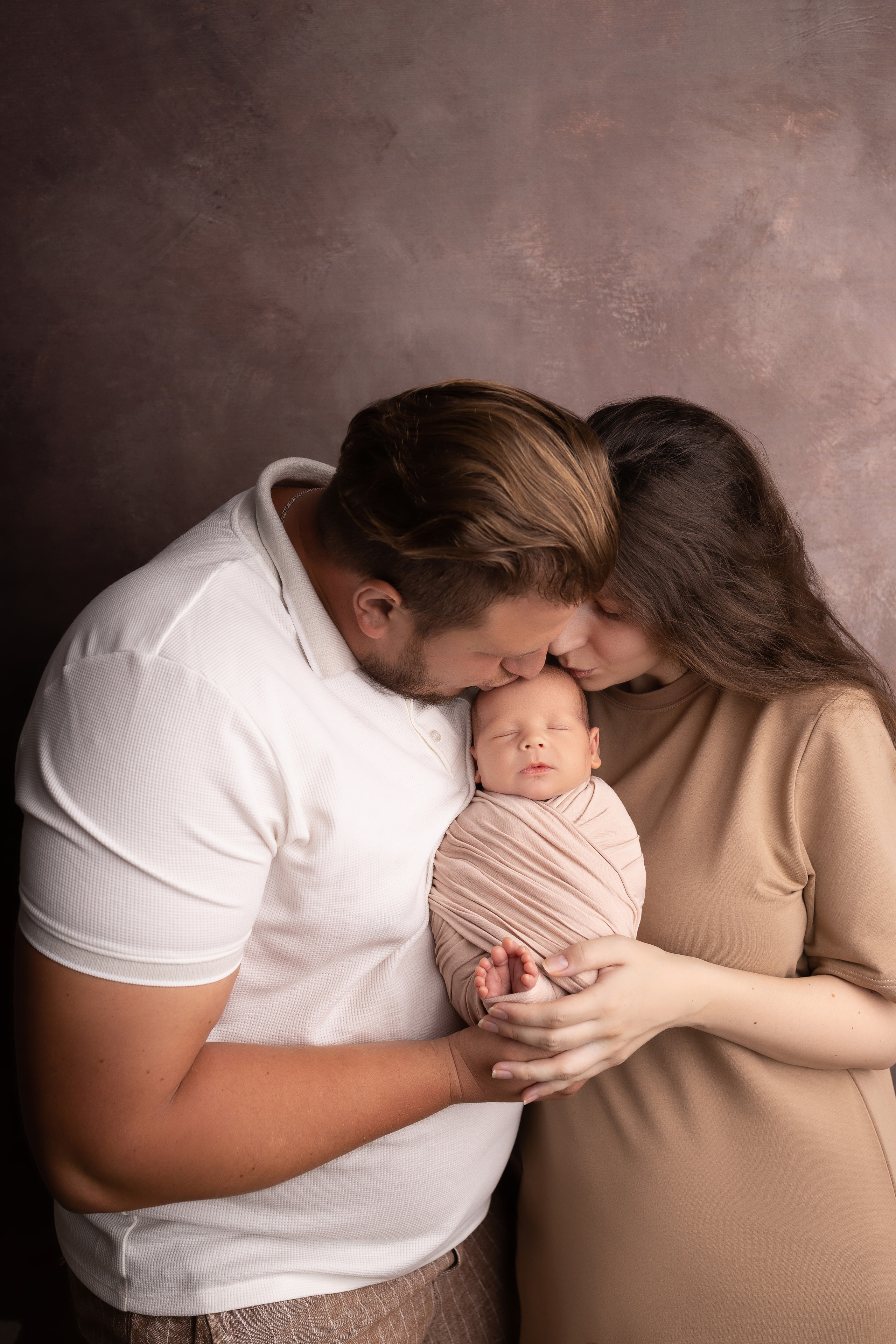 Семейные кадры от Elvira Kamaeva. Фотограф новорожденных малышей в Омске и Омской области Эльвира Камаева